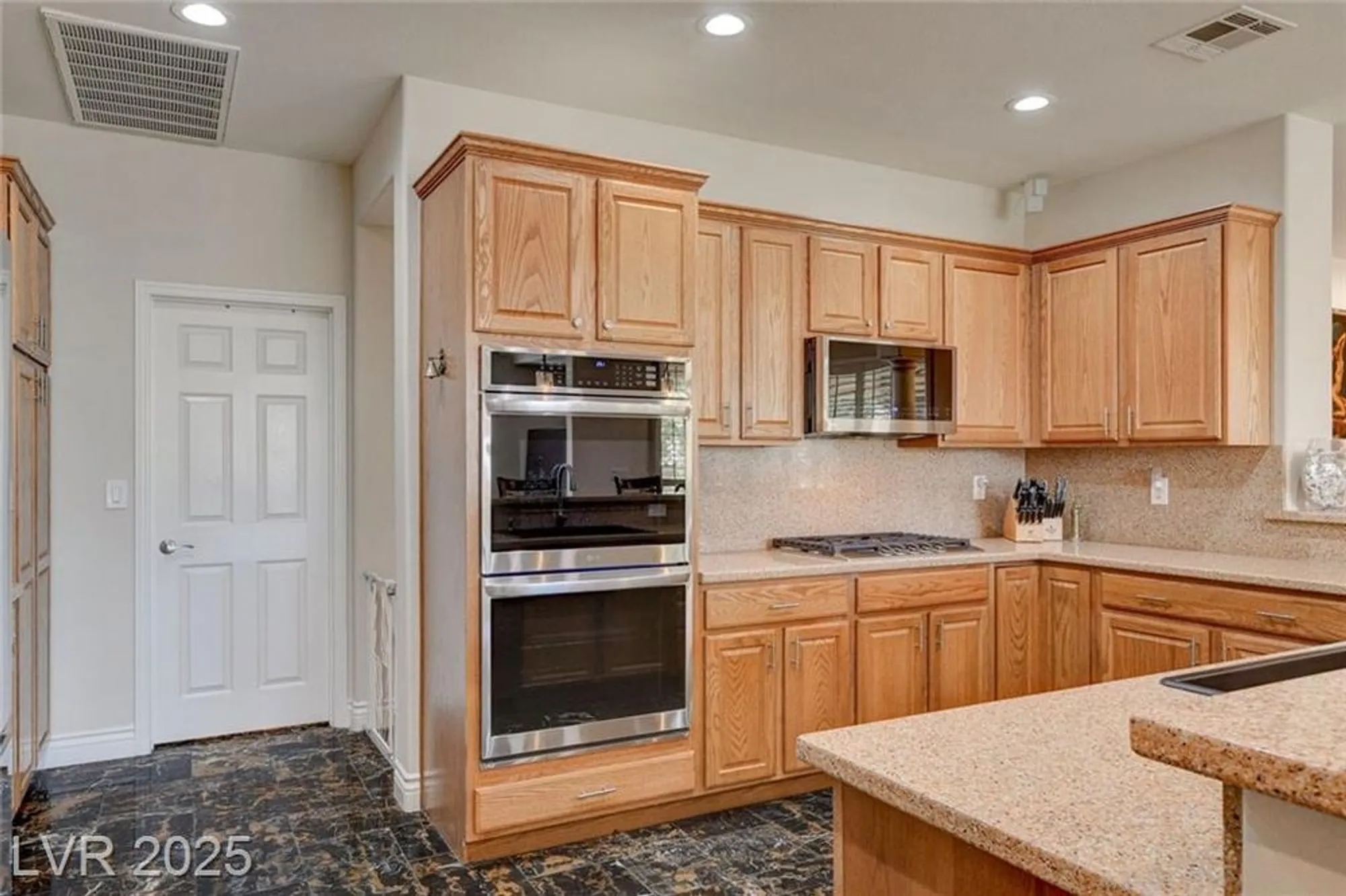 Property Slideshow image 29 of 47 | 10237 andante ct, Las Vegas, NV, 89135