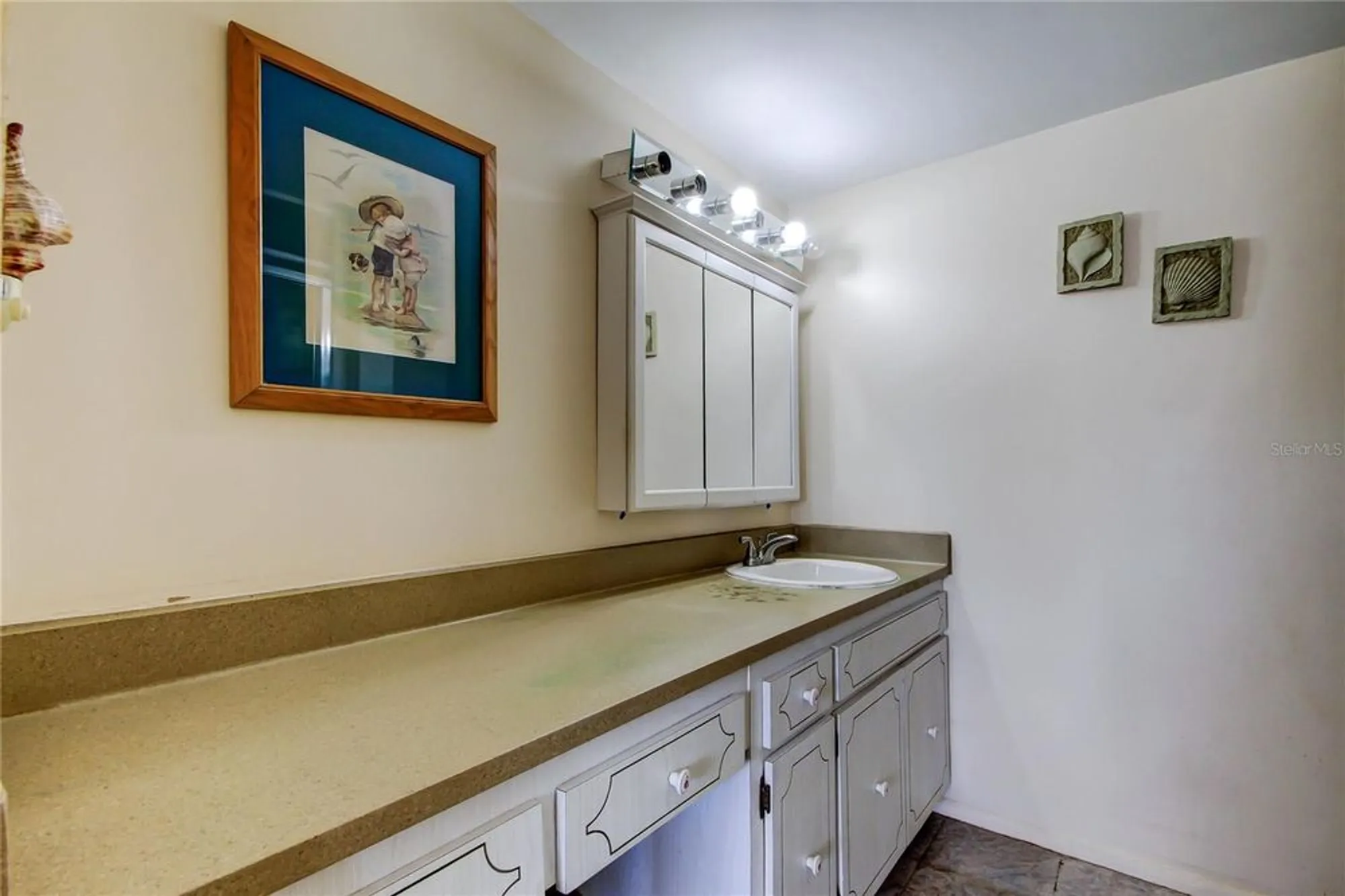Property Slideshow image 37 of 45 | 7425 bay island dr 203, South Pasadena, FL, 33707