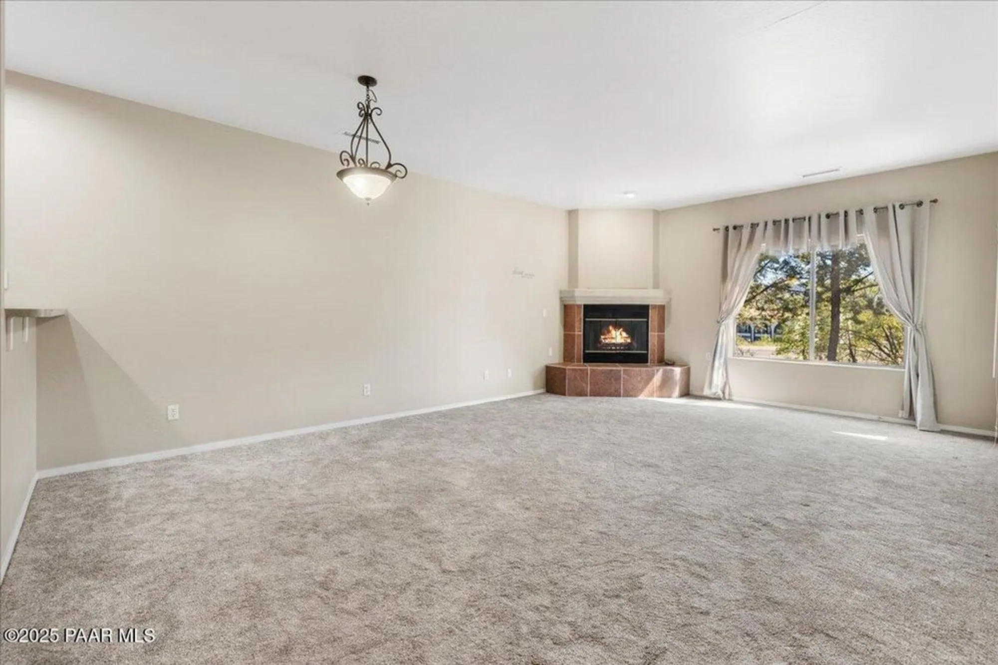 Property Slideshow image 5 of 16 | 4976 summit cir, Prescott, AZ, 86301