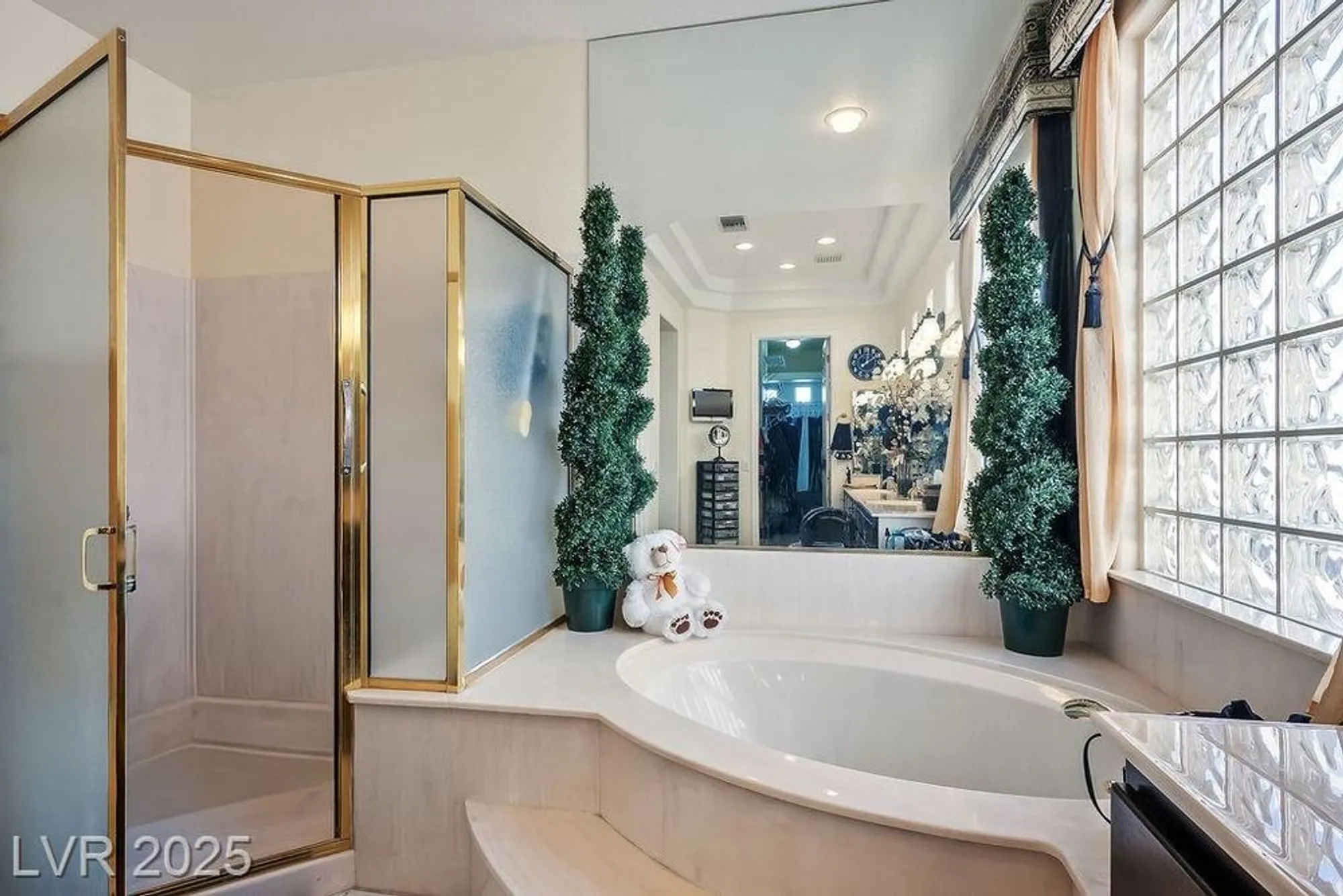 Property Slideshow image 25 of 99 | 10712 button willow dr, Las Vegas, NV, 89134