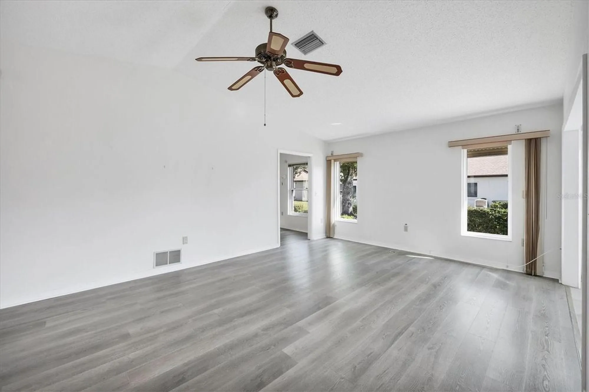 Property Slideshow image 5 of 55 | 606 chestnut ln, Englewood, FL, 34223