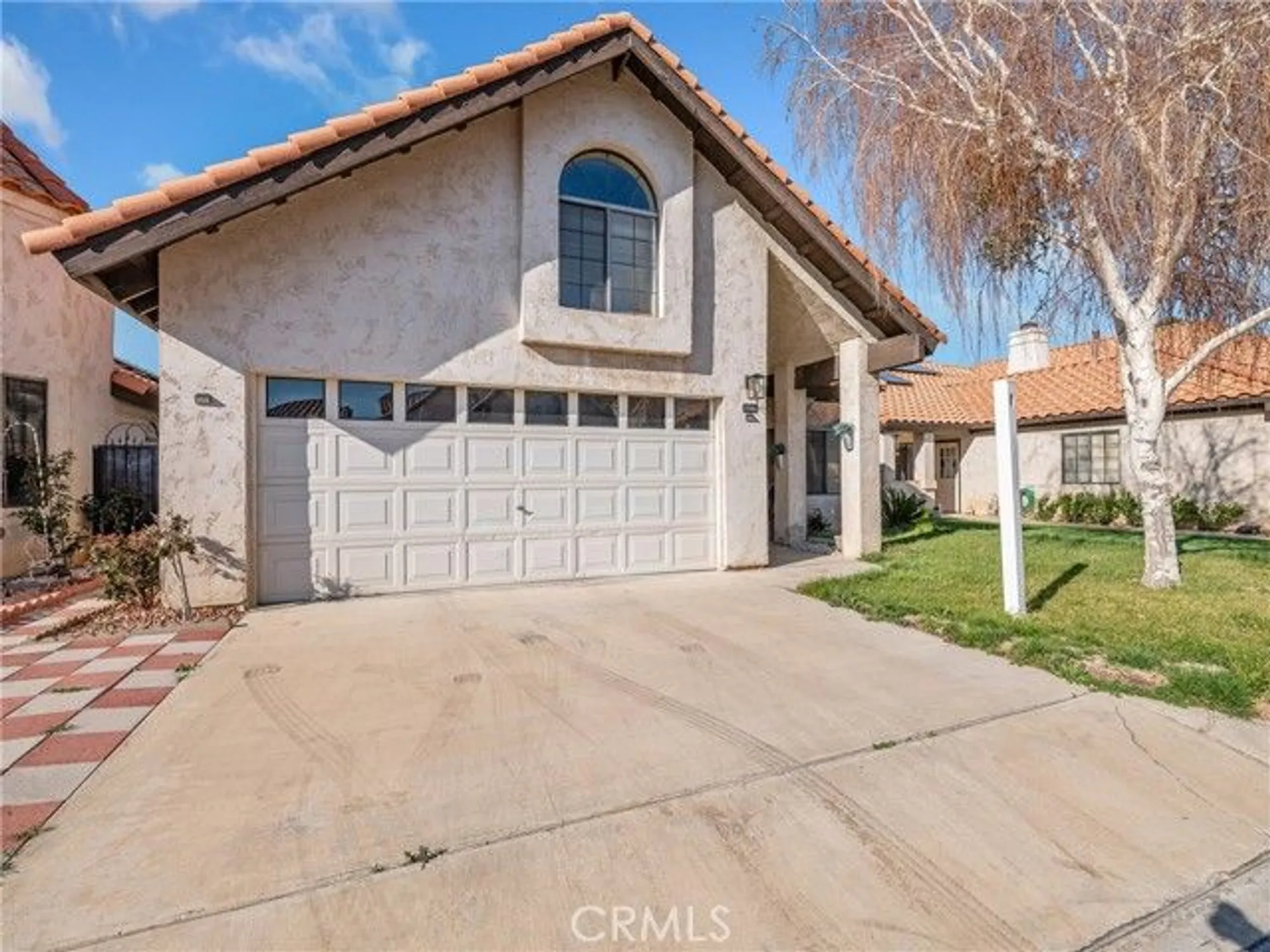 Property Slideshow image 4 of 37 | 19246 pine way, Apple Valley, CA, 92308