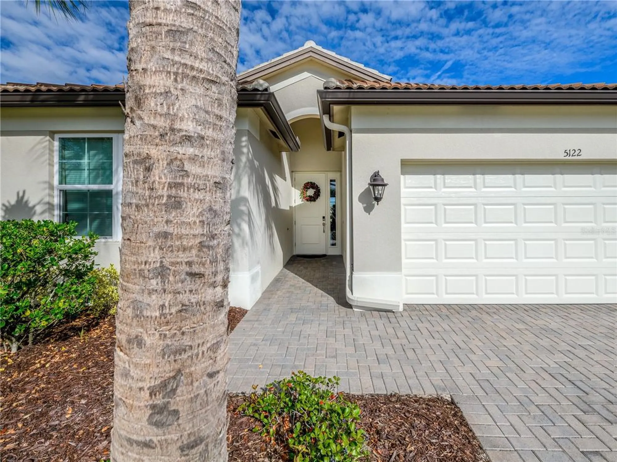 Property Slideshow image 4 of 54 | 5122 sierra falls ct, Wimauma, FL, 33598