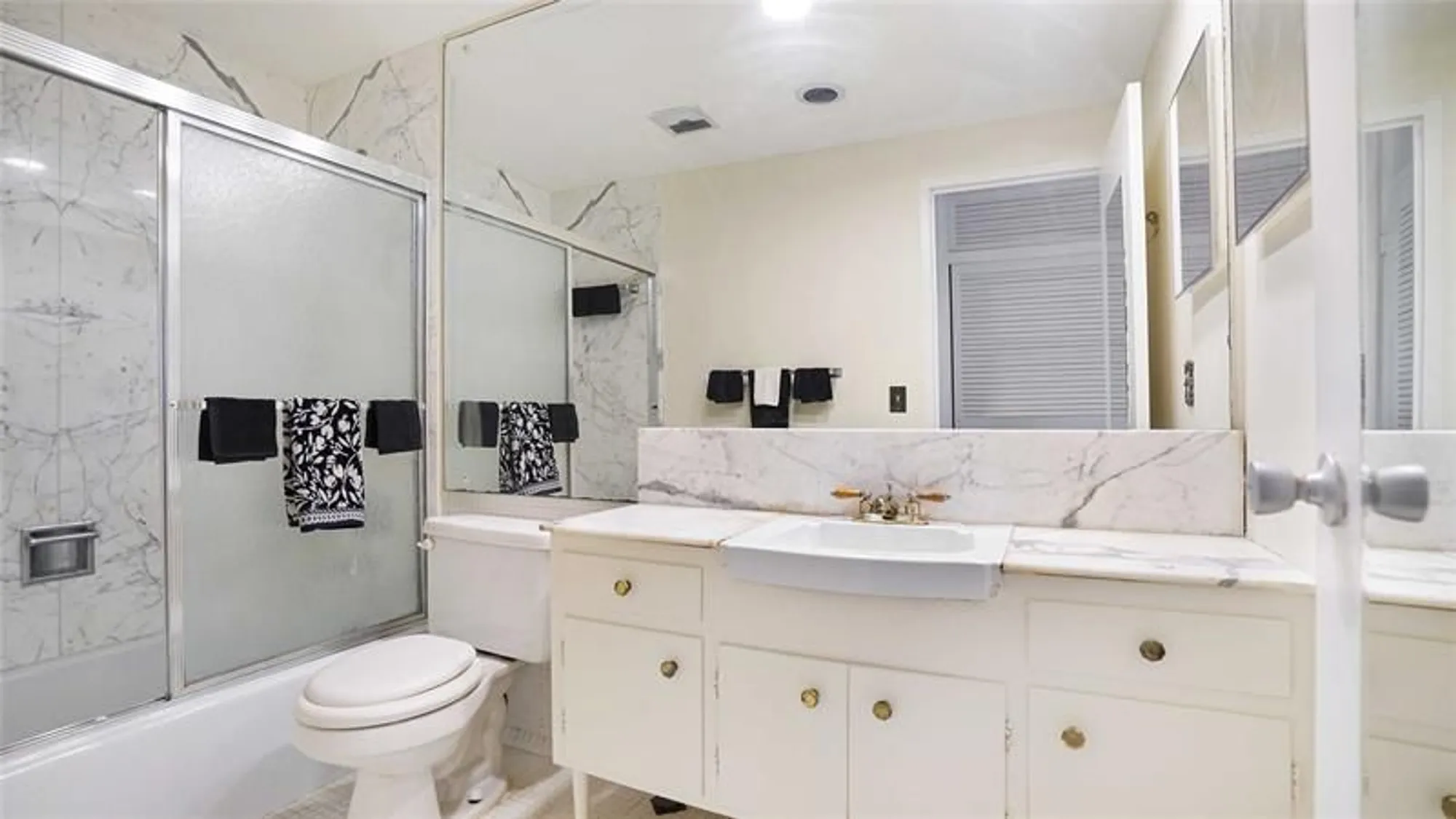 Property Slideshow image 25 of 49 | 3333 ne 34th st 109, Fort Lauderdale, FL, 33308
