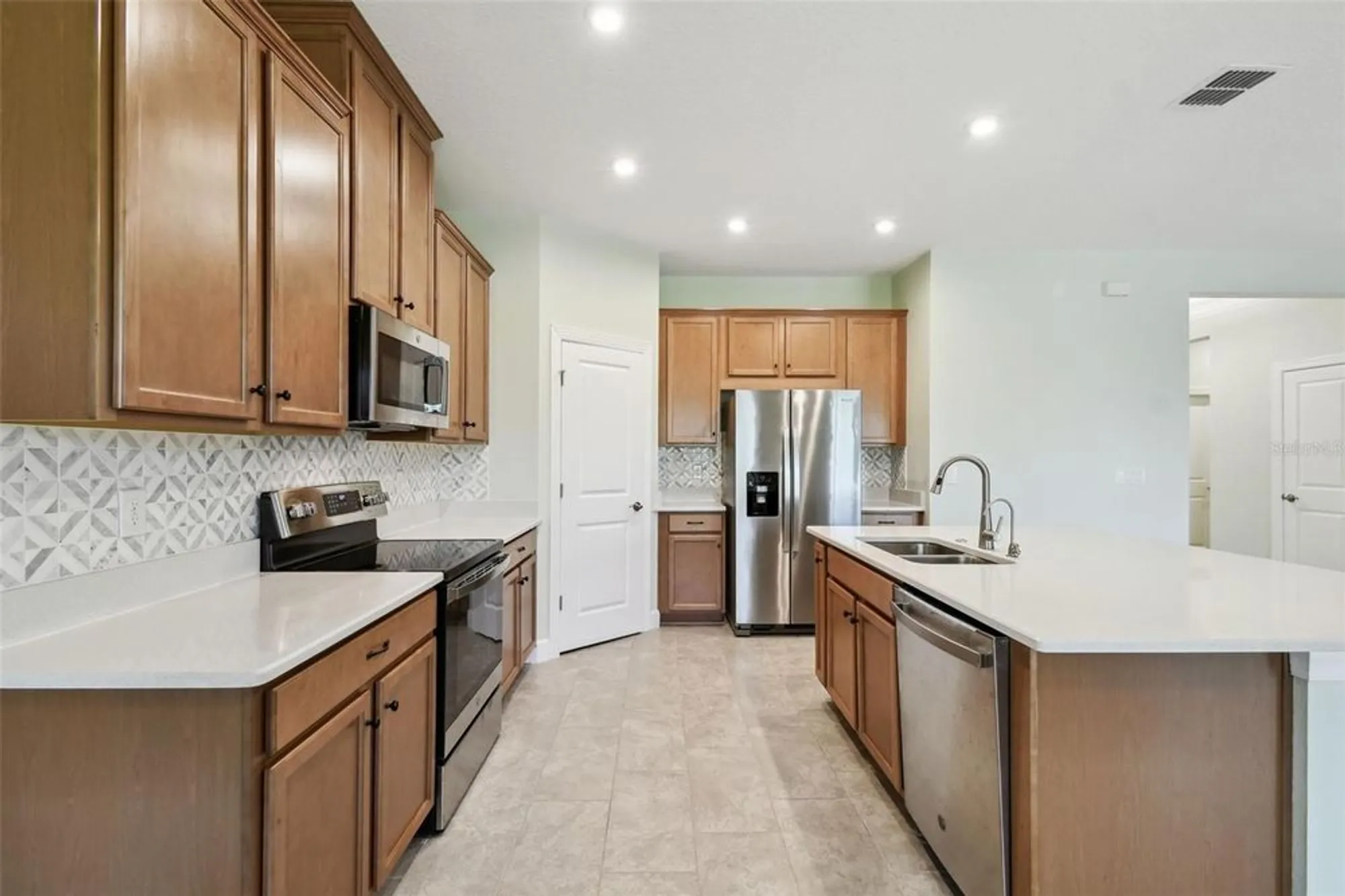 Property Slideshow image 11 of 53 | 204 bella cortina dr, Kissimmee, FL, 34759