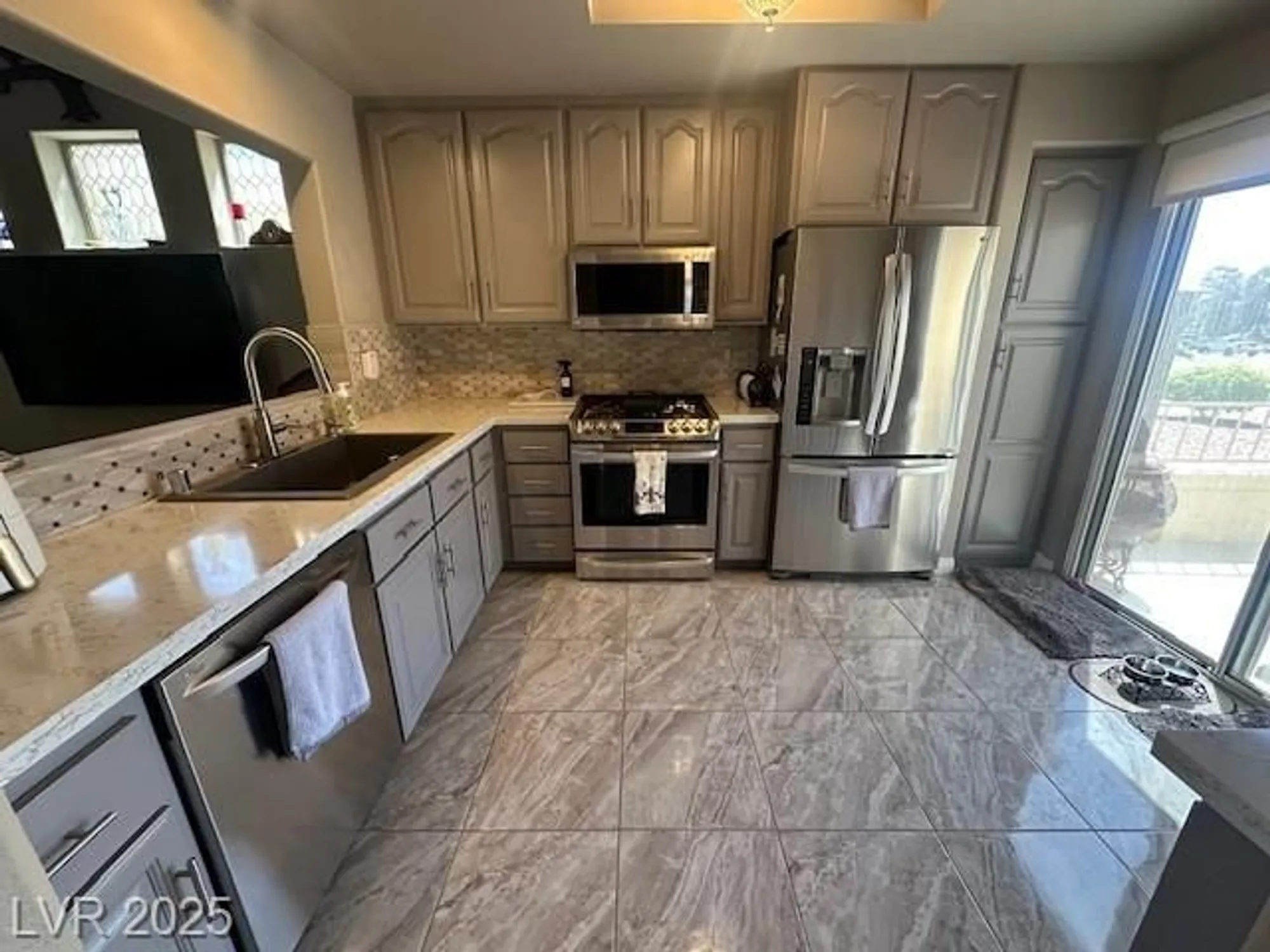 Property Slideshow image 5 of 12 | 9816 villa ridge dr, Las Vegas, NV, 89134