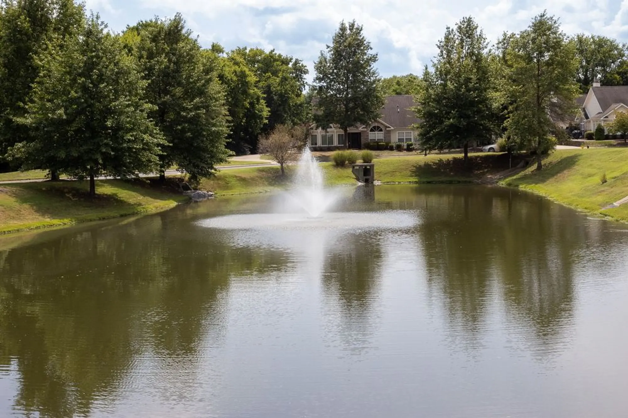 Property Slideshow image 25 of 29 | 825 s browns ln 1301, Gallatin, TN, 37066