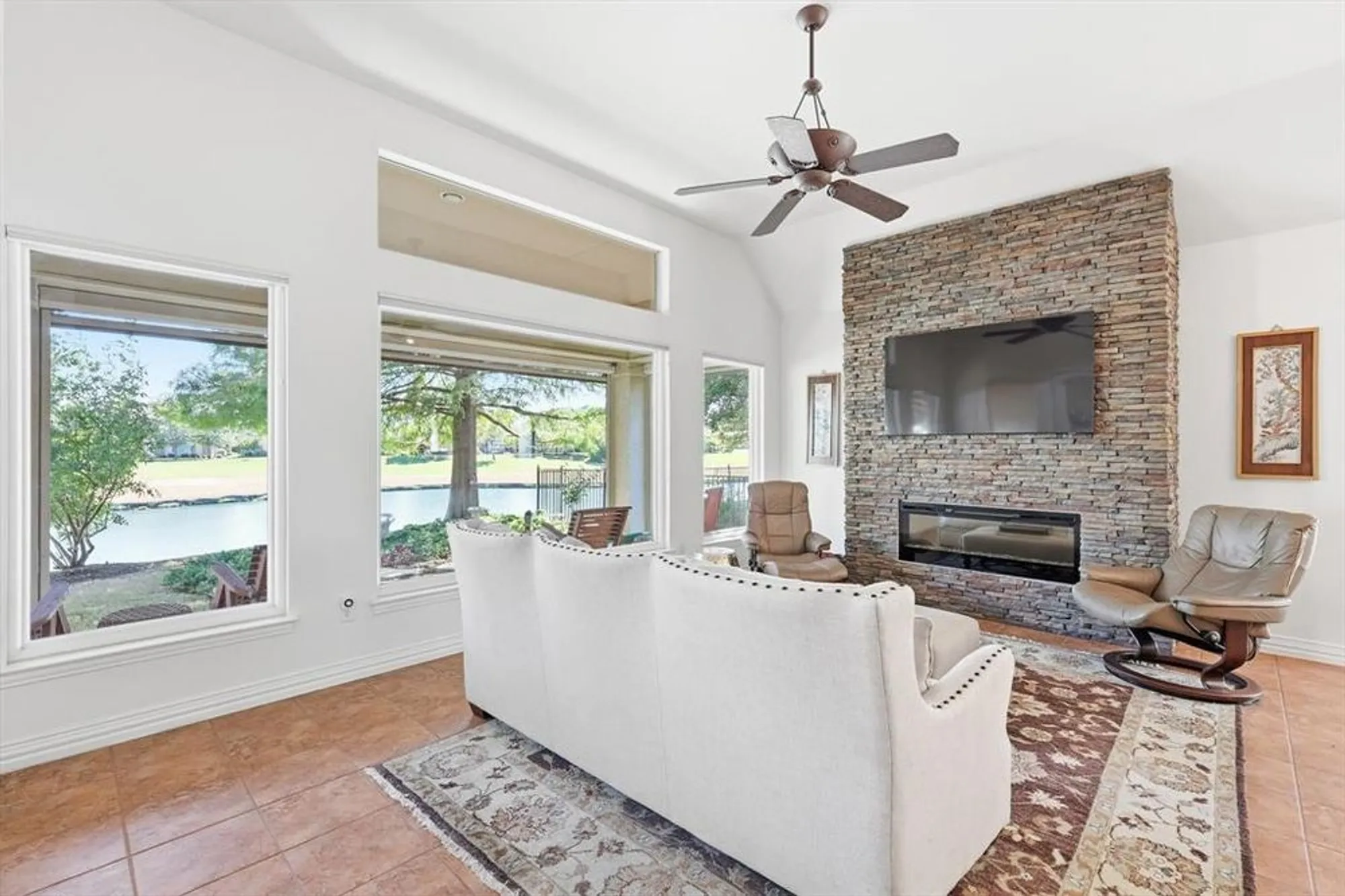 Property Slideshow image 8 of 39 | 9501 grandview dr, Denton, TX, 76207