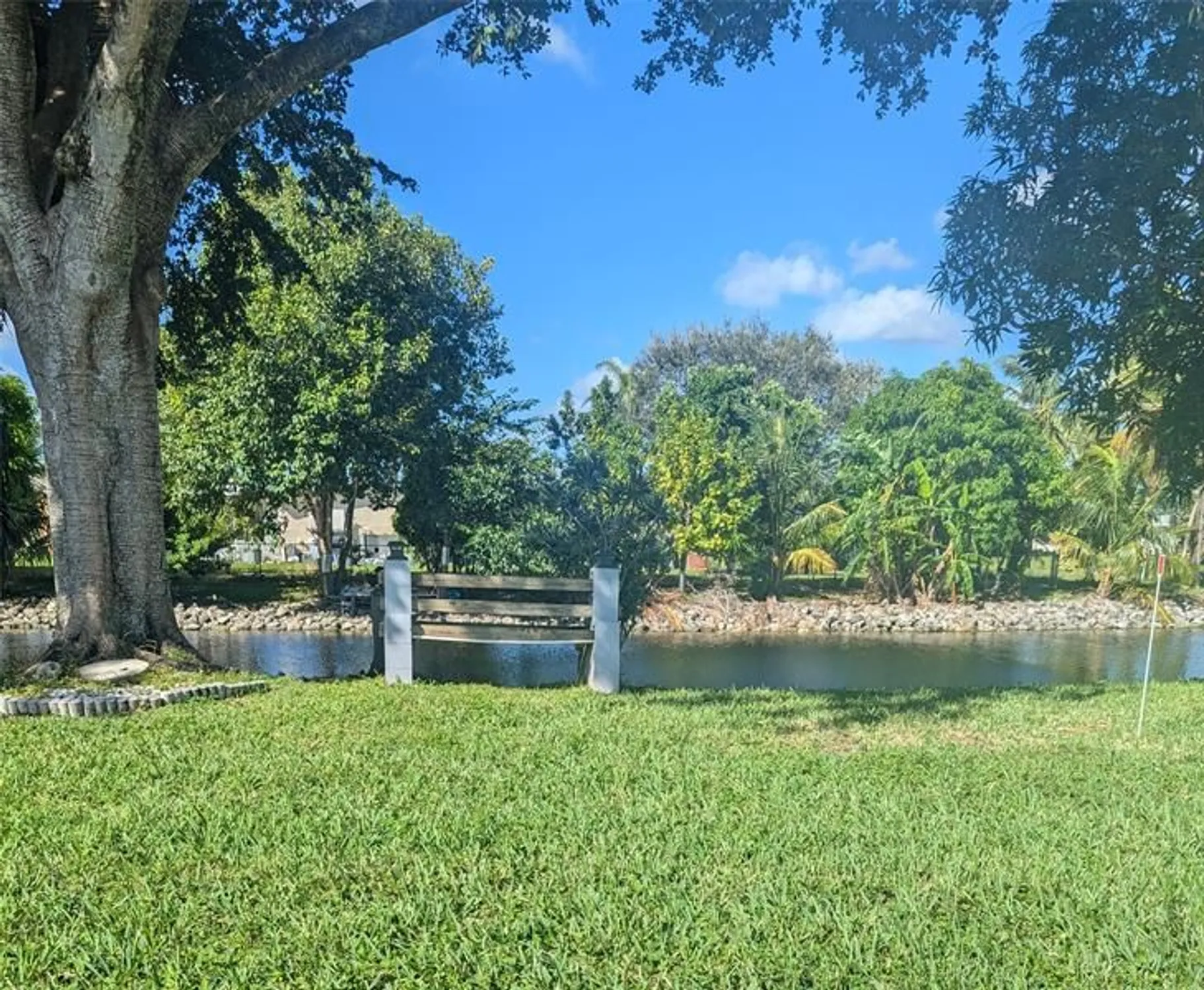 Property Slideshow image 30 of 35 | 985 nw 69th ave, Margate, FL, 33063