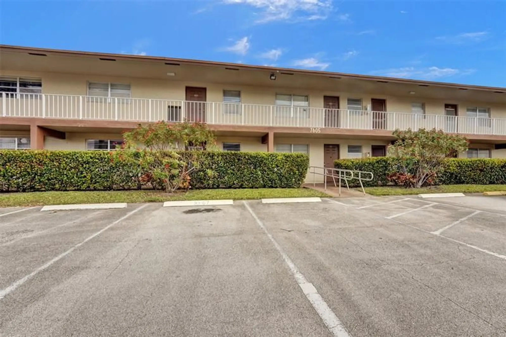 Property Slideshow image 2 of 60 | 7605 nw 5th pl apt 103, Margate, FL, 33063