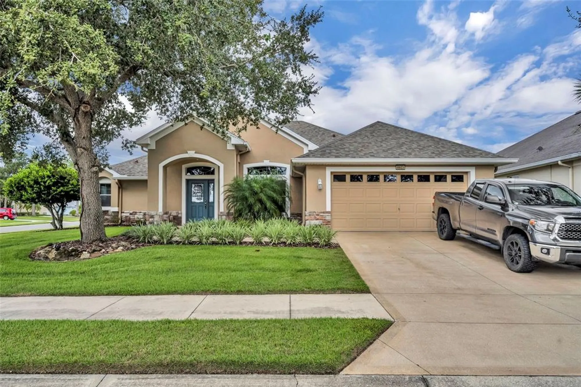 Property Slideshow image 4 of 50 | 8923 bridgeport bay cir, Mount Dora, FL, 32757