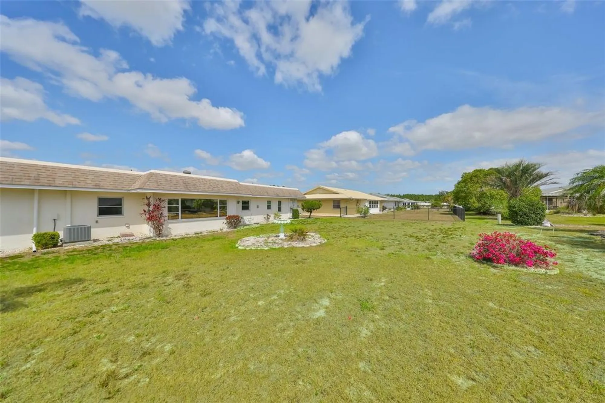 Property Slideshow image 4 of 30 | 1529 allegheny dr, Sun City Center, FL, 33573