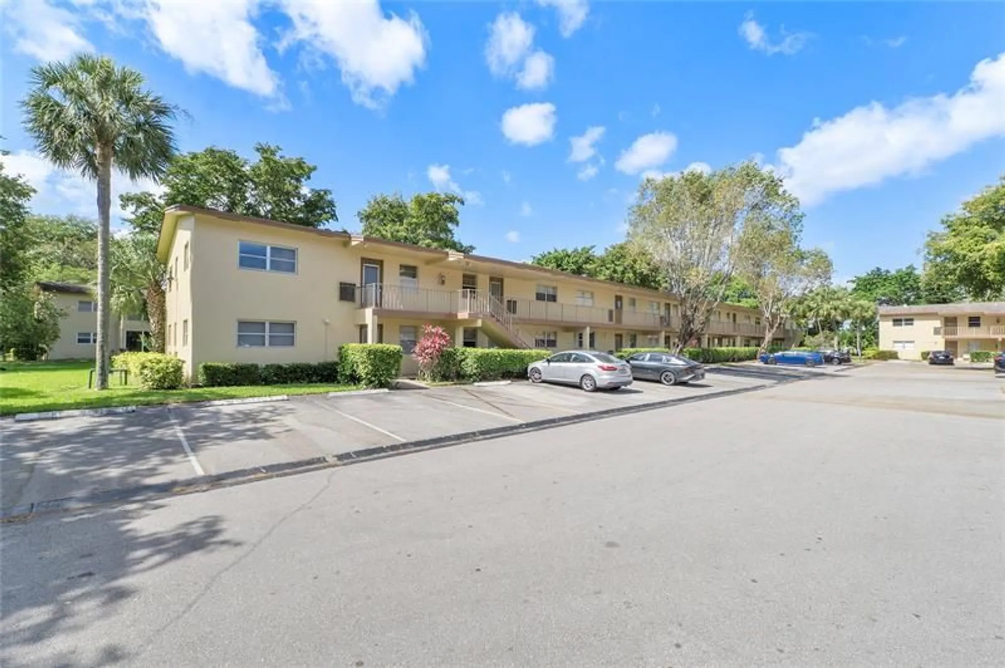 Property Slideshow image 1 of 11 | 441 nw 76th ave 101, Margate, FL, 33063
