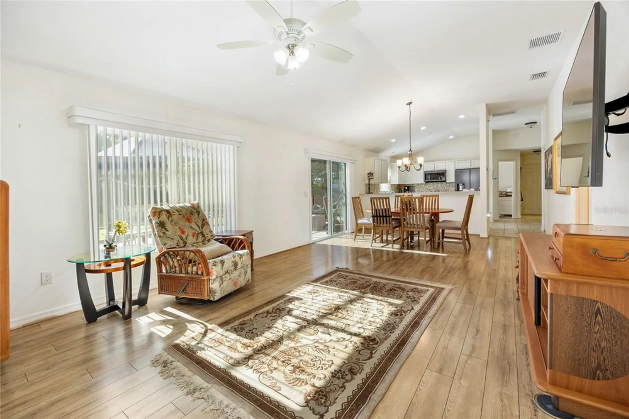 Property Slideshow image 13 of 37 | 431 jarquin way, The Villages, FL, 32162