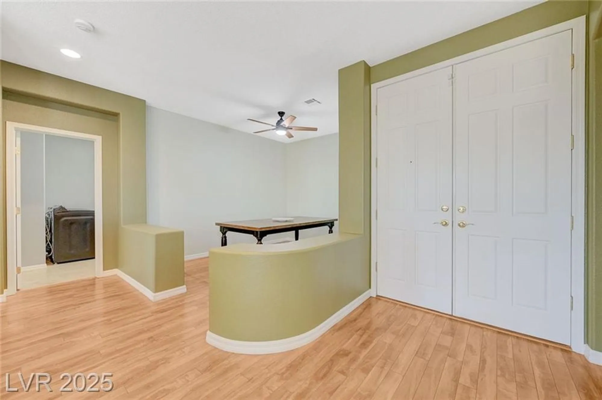 Property Slideshow image 20 of 72 | 4956 momenti st, Las Vegas, NV, 89135