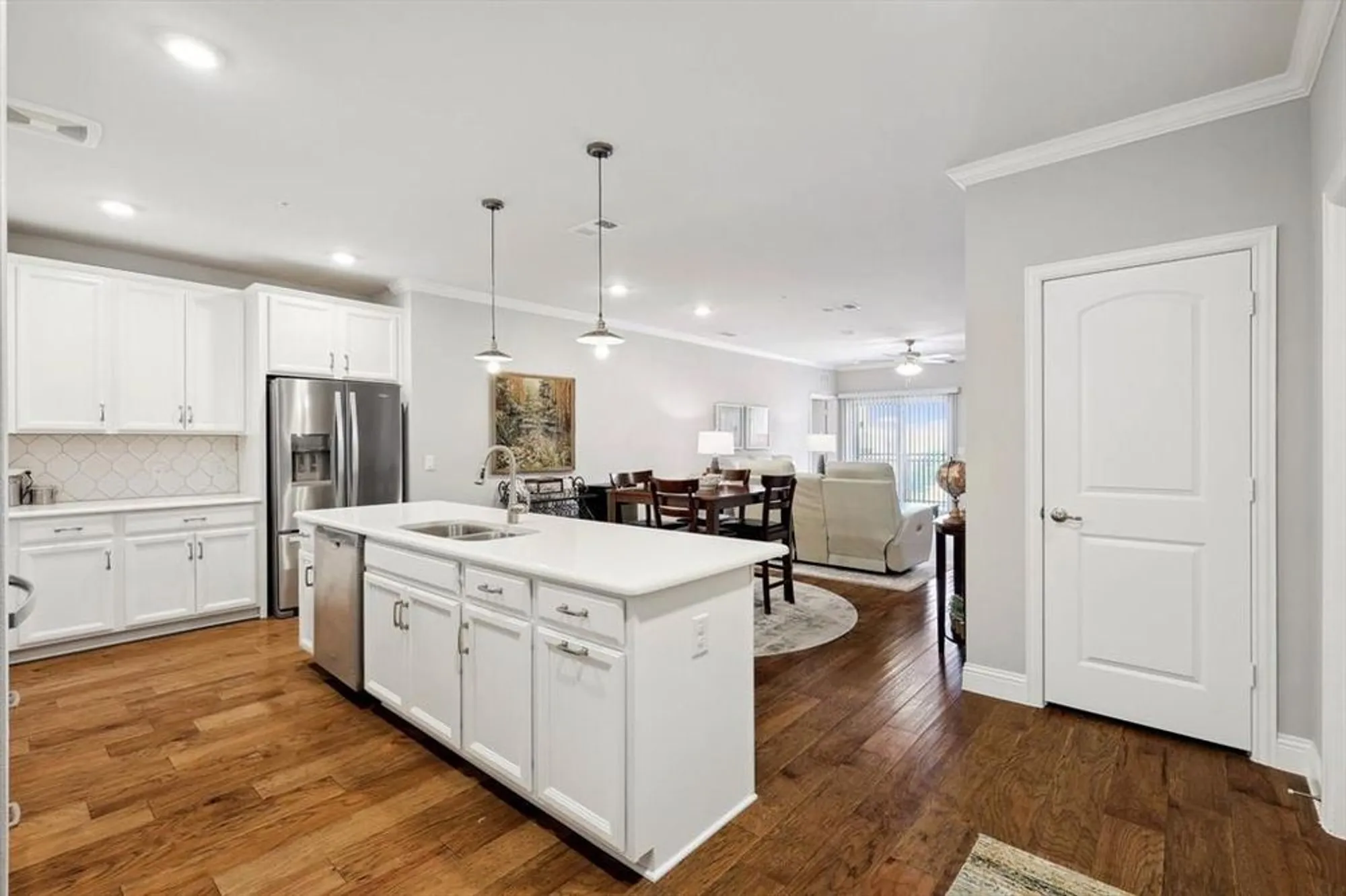 Property Slideshow image 10 of 38 | 1735 wittington pl apt 3308, Dallas, TX, 75234