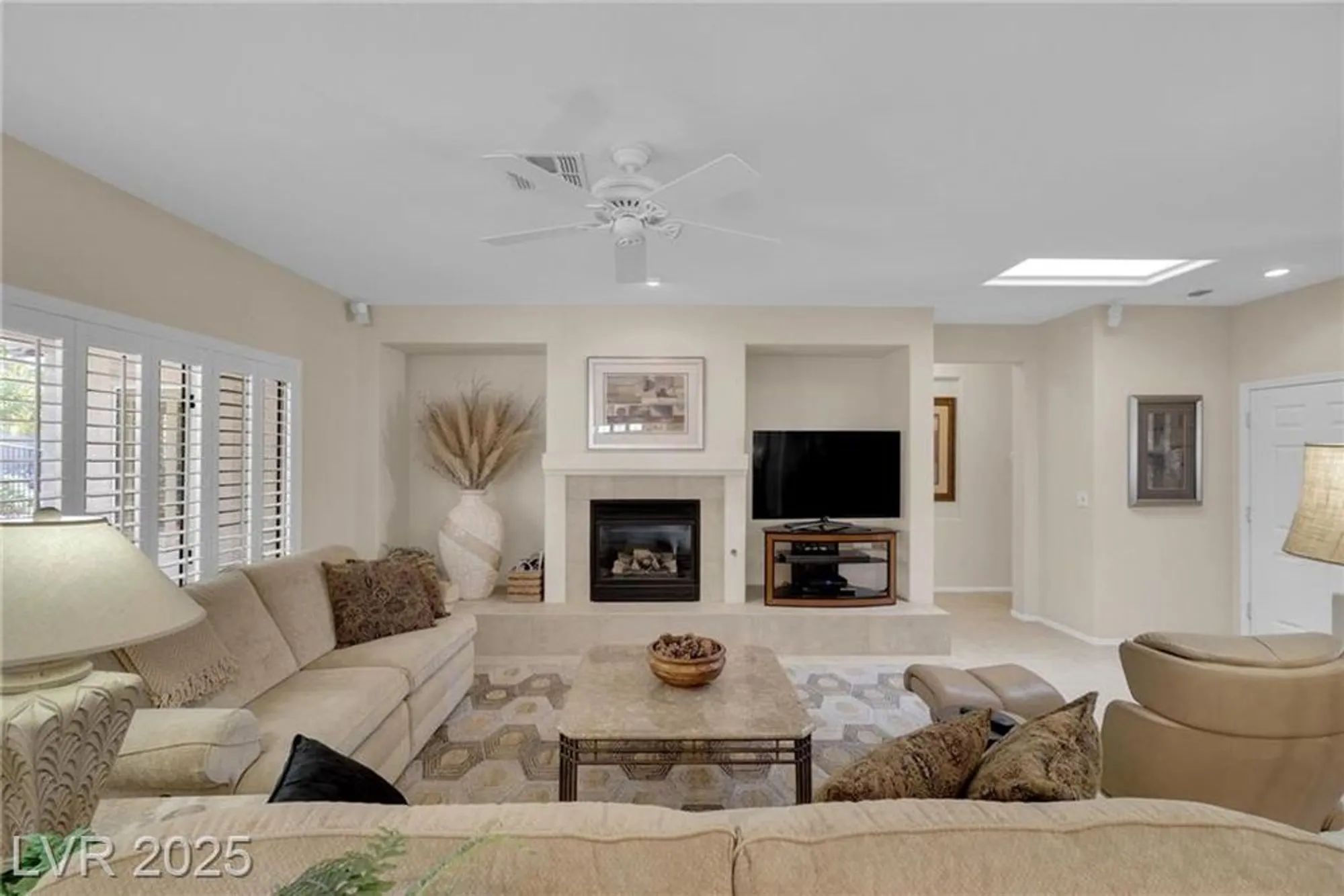 Property Slideshow image 7 of 37 | 1668 sebring hills dr, Henderson, NV, 89052