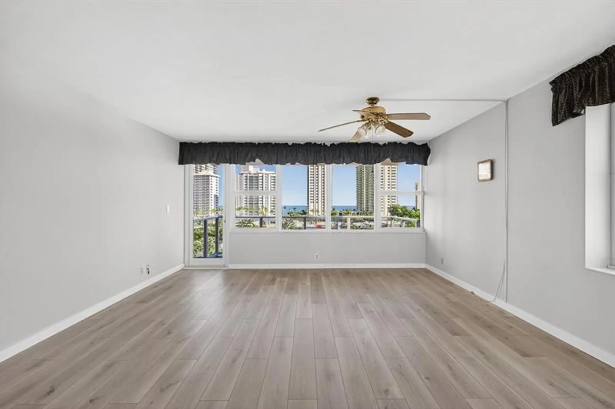 Property Slideshow image 5 of 39 | 3333 ne 34th st 615, Fort Lauderdale, FL, 33308