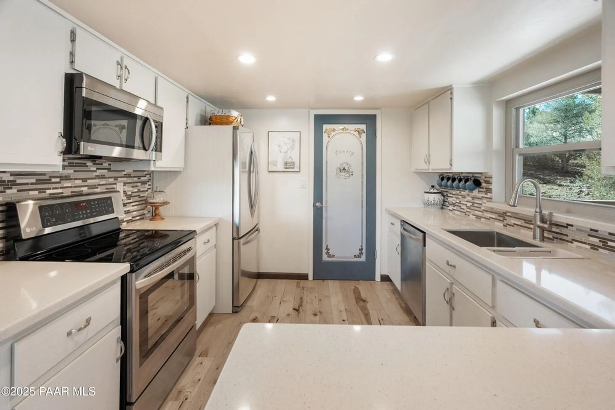 Property Slideshow image 11 of 45 | 722 sunrise blvd, Prescott, AZ, 86301