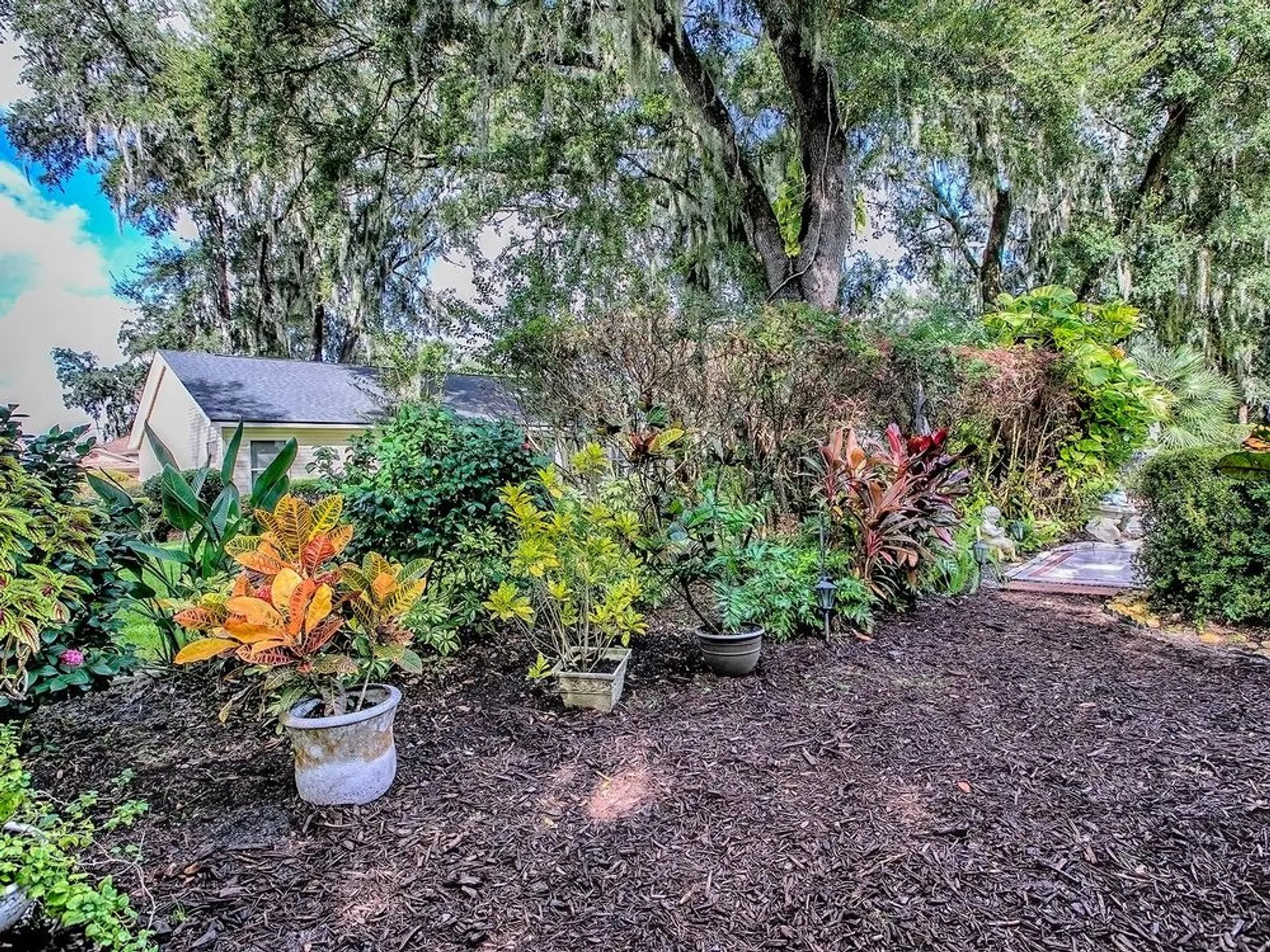 Property Slideshow image 51 of 62 | 25749 whisper oaks rd, Leesburg, FL, 34748