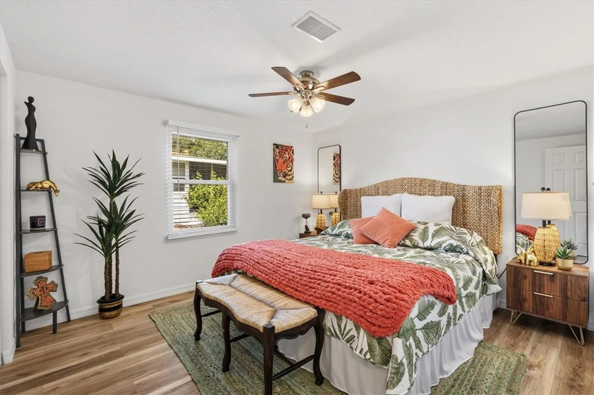 Property Slideshow image 11 of 32 | 1421 e schwartz blvd, The Villages, FL, 32159