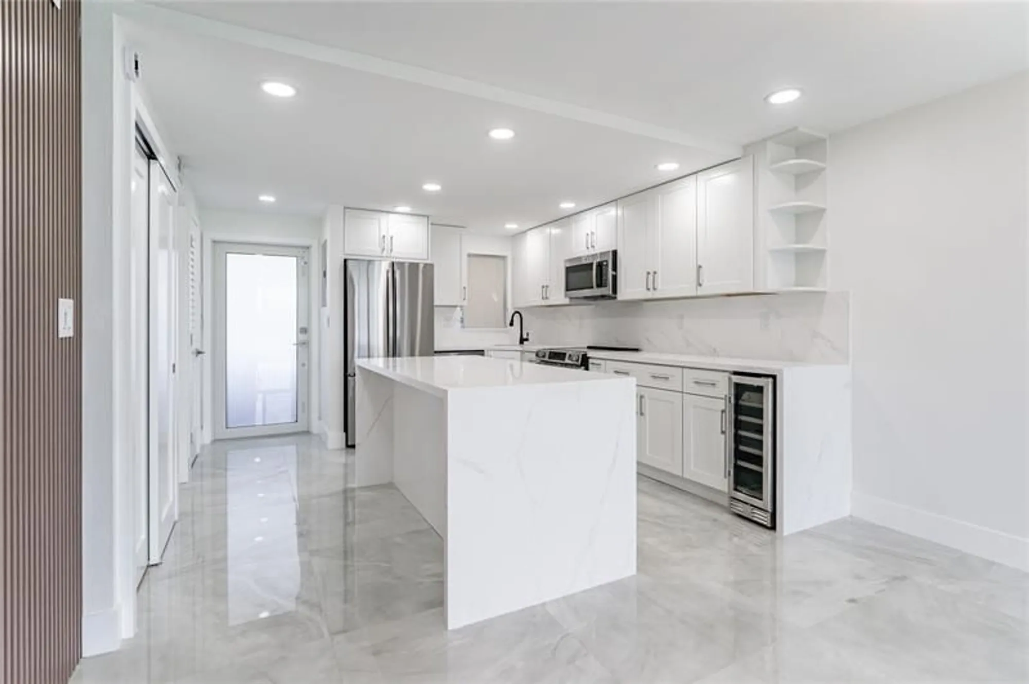 Property Slideshow image 7 of 81 | 8900 washington blvd 418, Pembroke Pines, FL, 33025