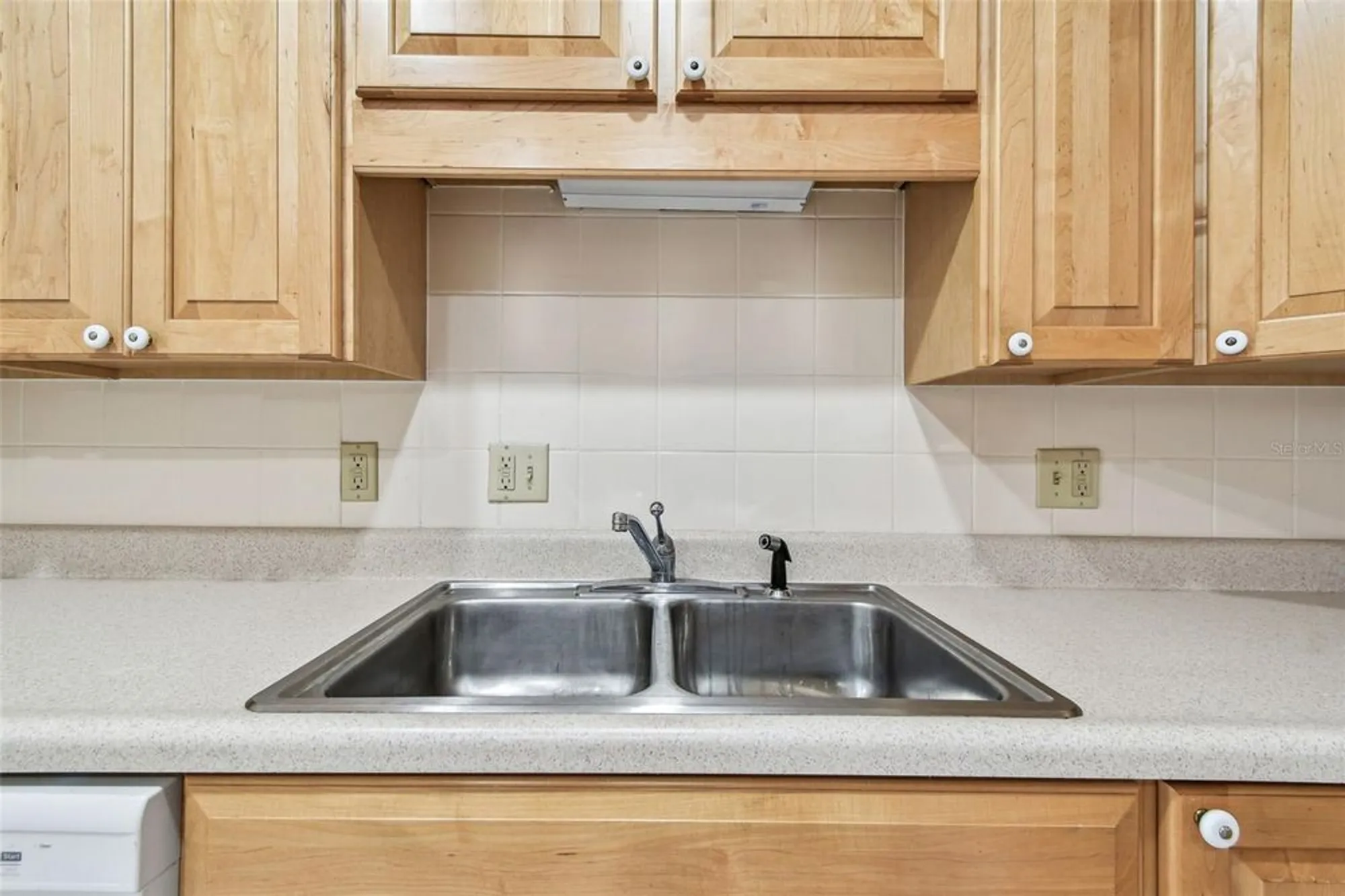 Property Slideshow image 15 of 52 | 2430 florentine way 46, Clearwater, FL, 33763