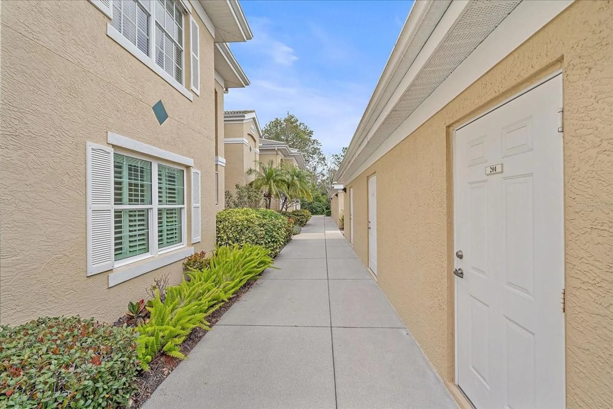Property Slideshow image 33 of 44 | 6334 grand oak cir 201, Bradenton, FL, 34203