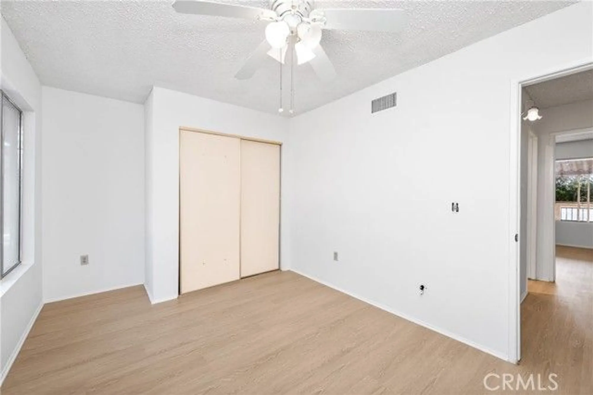 Property Slideshow image 15 of 41 | 19828 spanish oak dr, Newhall, CA, 91321