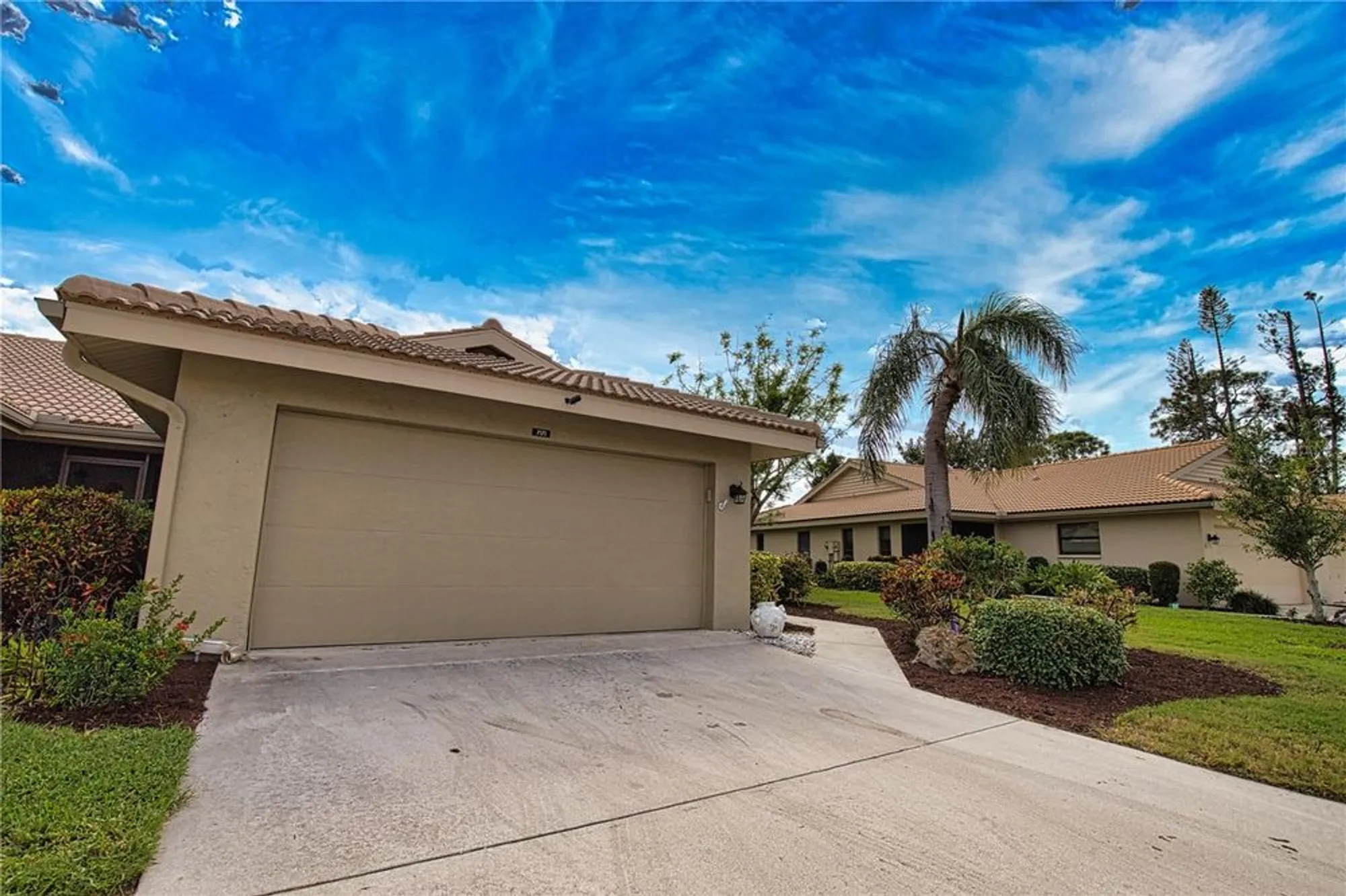 Property Slideshow image 6 of 45 | 7171 wood creek dr 5, Sarasota, FL, 34231