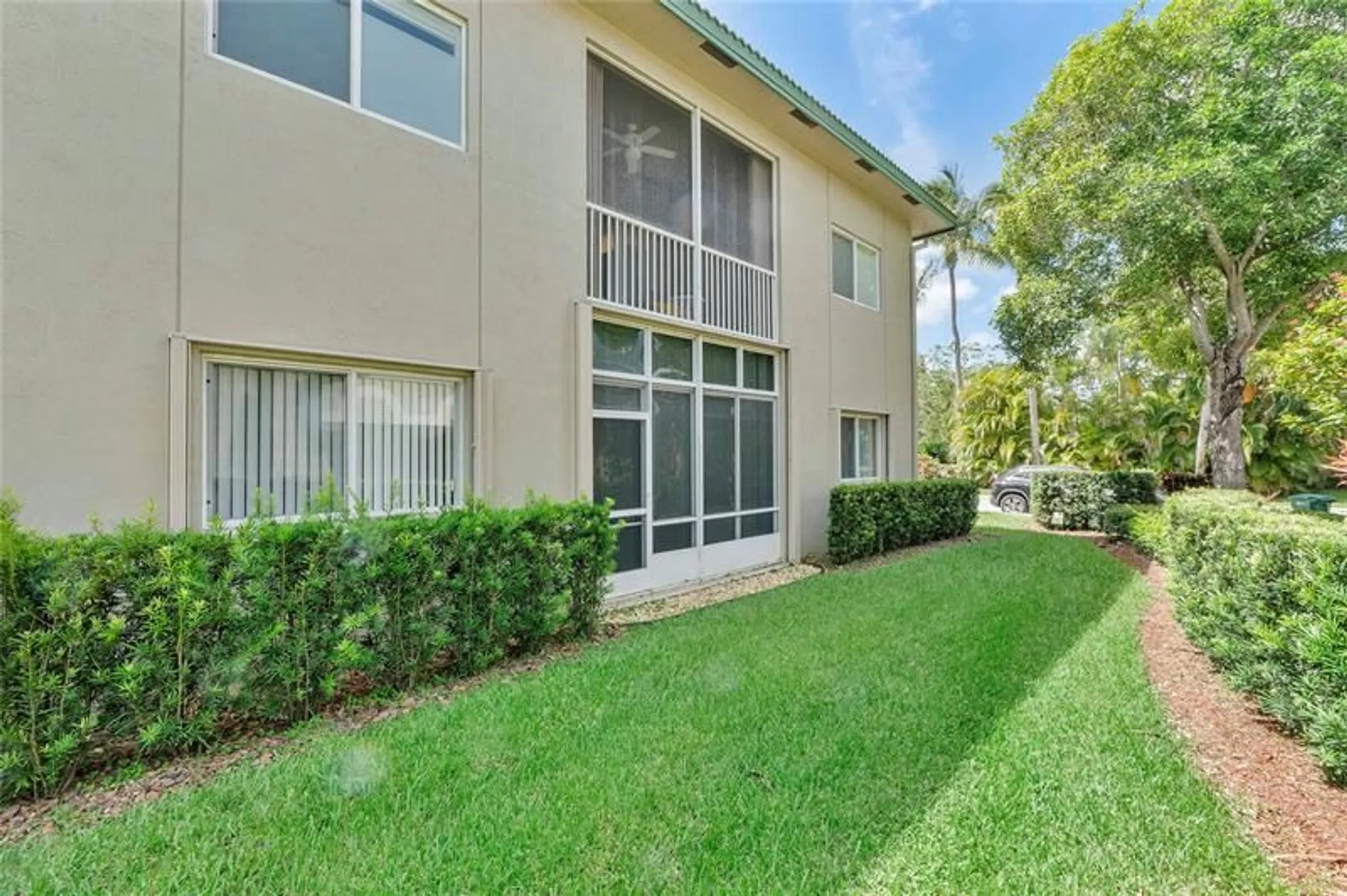 Property Slideshow image 32 of 36 | 7940 exeter cir 201, Tamarac, FL, 33321