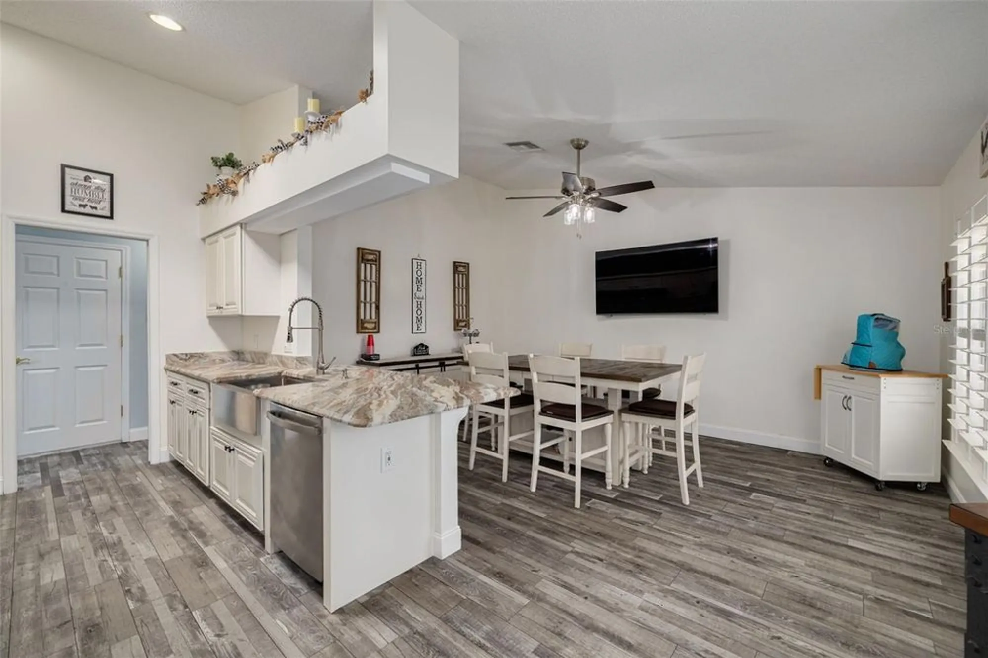 Property Slideshow image 6 of 39 | 1055 blyth hill ct, Trinity, FL, 34655