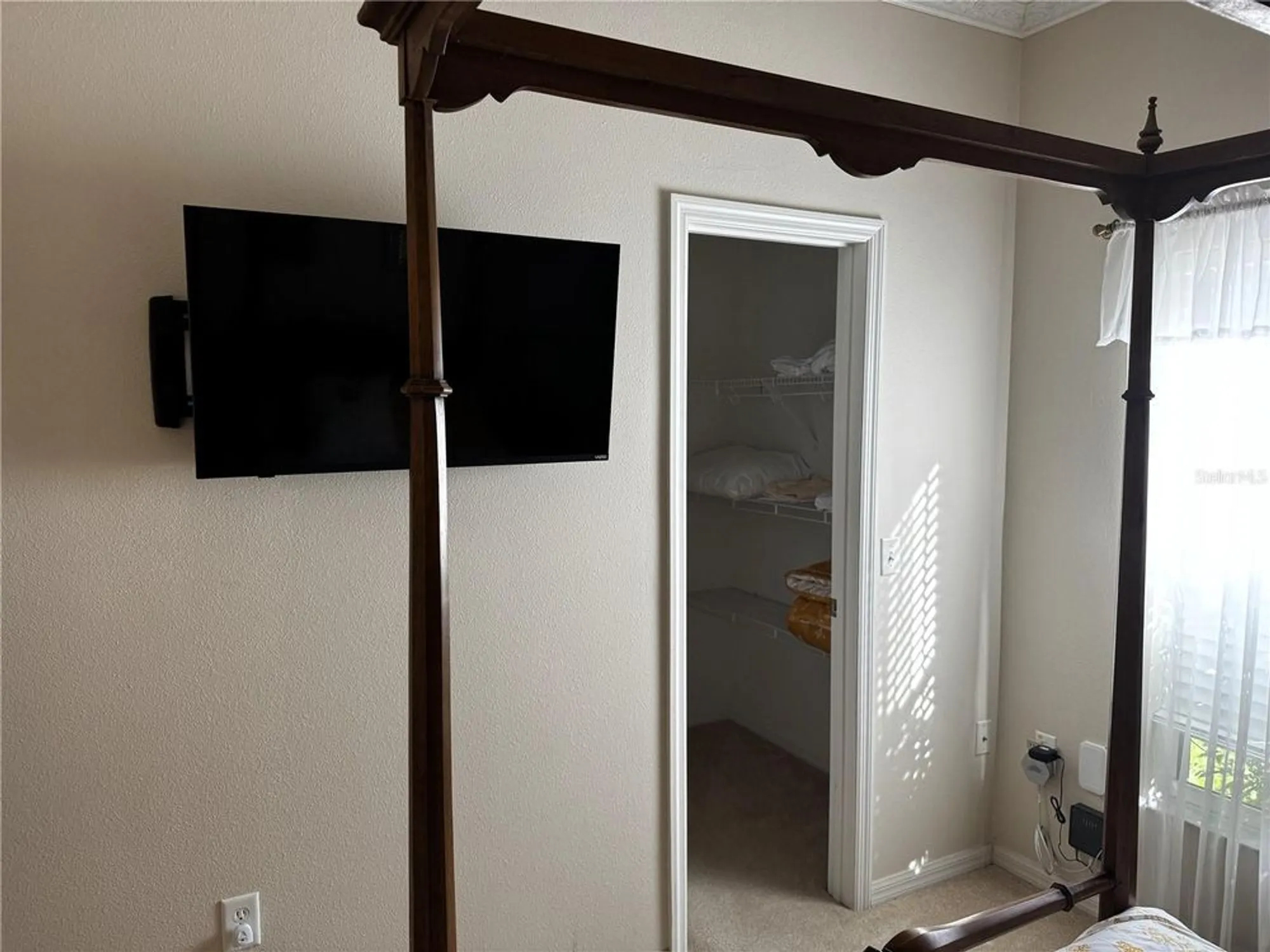 Property Slideshow image 50 of 68 | 100 vizcaya ct, Poinciana, FL, 34759