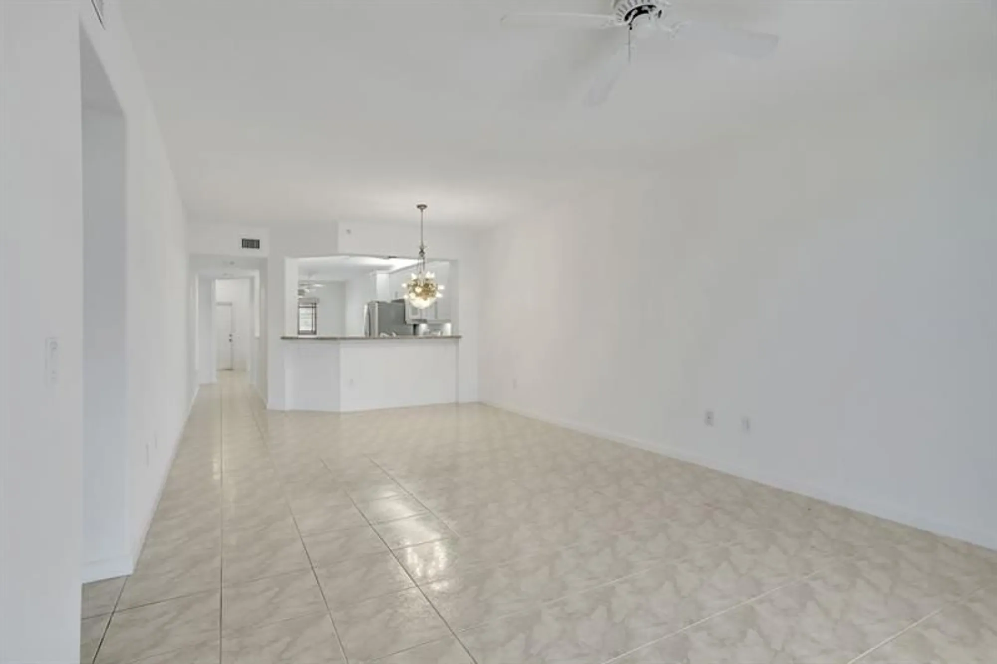 Property Slideshow image 4 of 36 | 7727 southampton ter 205, Tamarac, FL, 33321