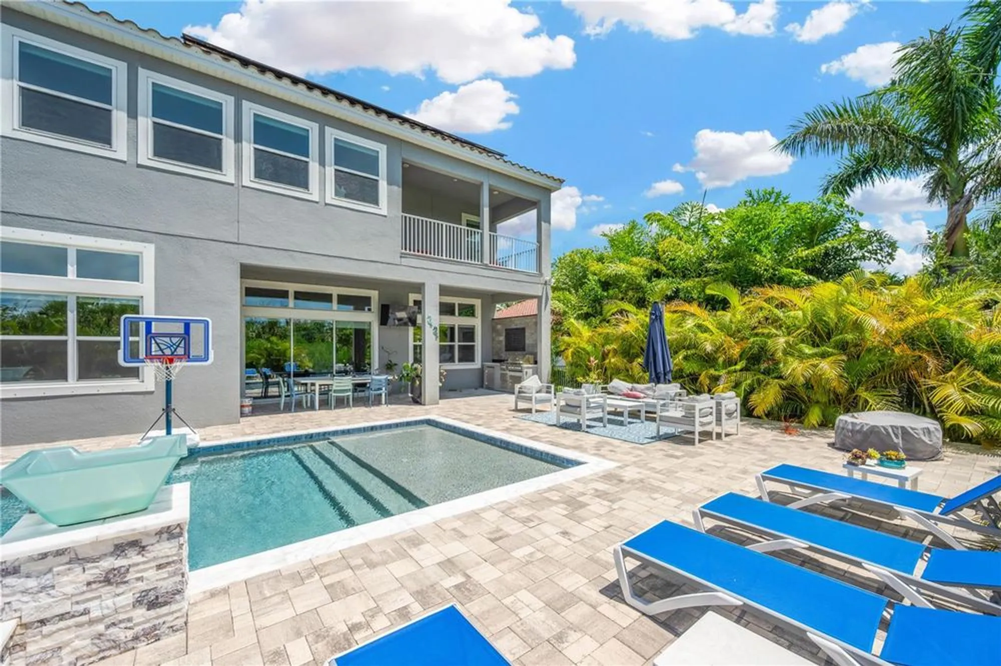 Property Slideshow image 32 of 59 | 832 manns harbor dr, Apollo Beach, FL, 33572