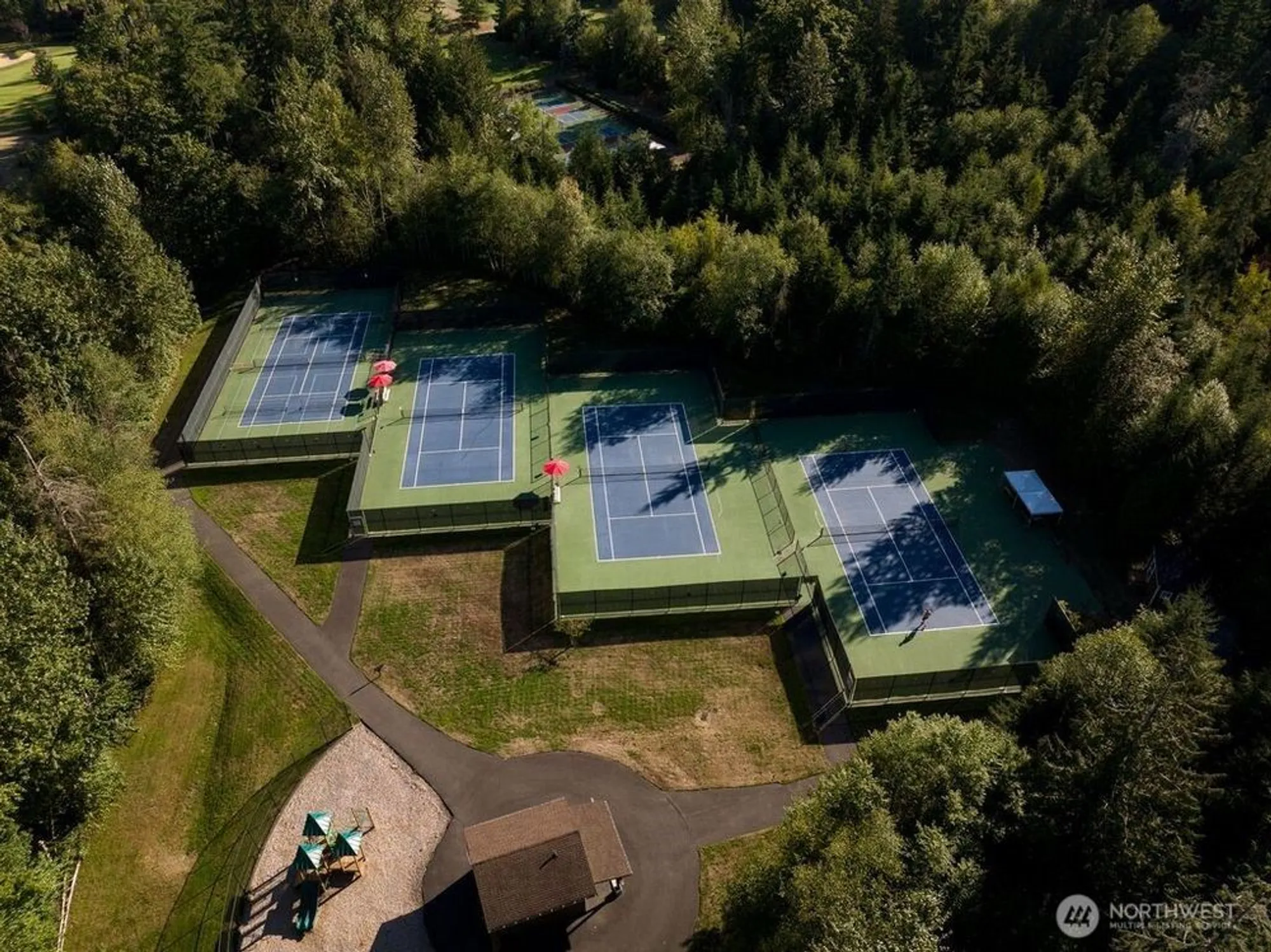 Property Slideshow image 37 of 38 | 12438 243rd pl, Redmond, WA, 98053