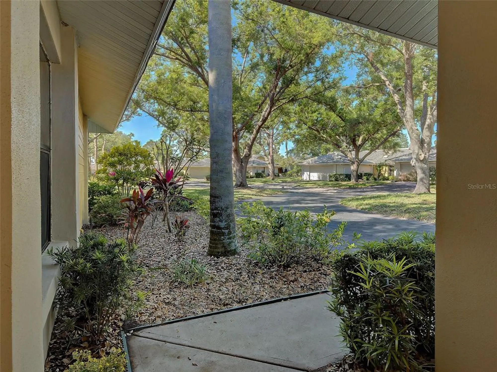 Property Slideshow image 9 of 74 | 220 southampton dr 325, Venice, FL, 34293
