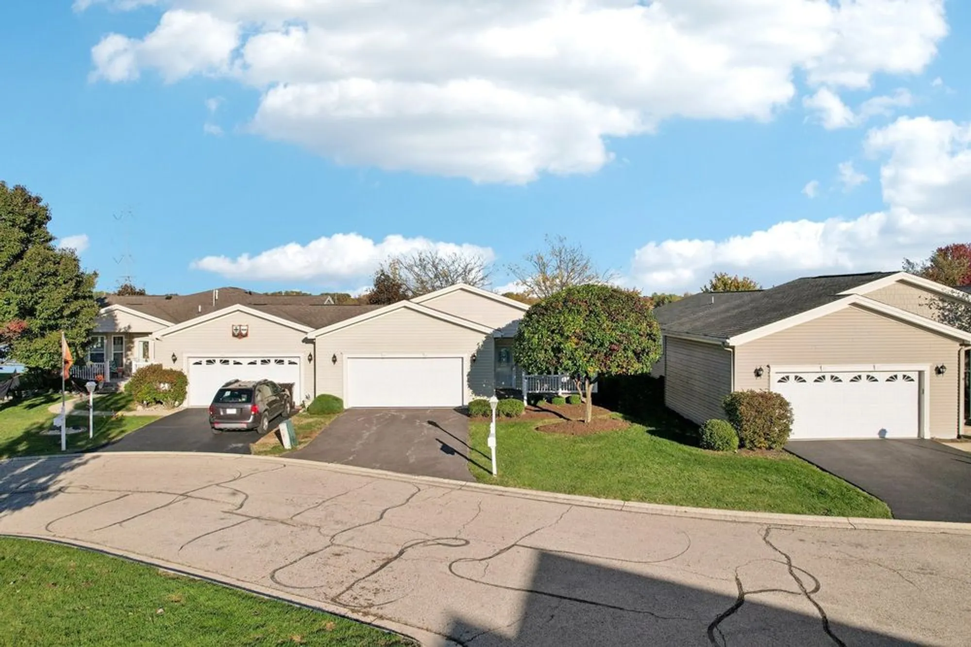 Property Slideshow image 39 of 39 | 328 legacy ct, Grayslake, IL, 60030