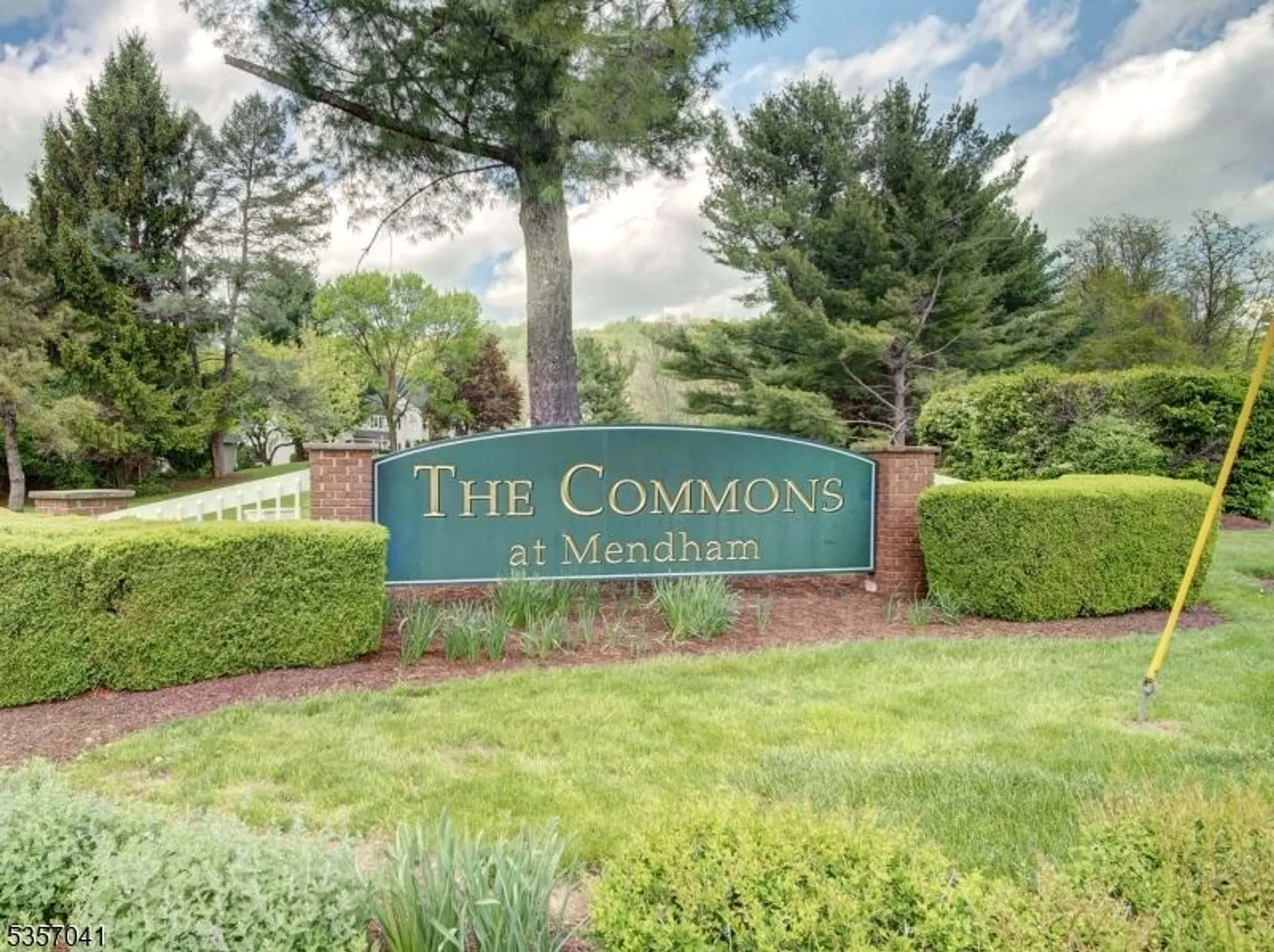 Property Slideshow image 25 of 28 | 77 hampshire dr, Mendham, NJ, 07945