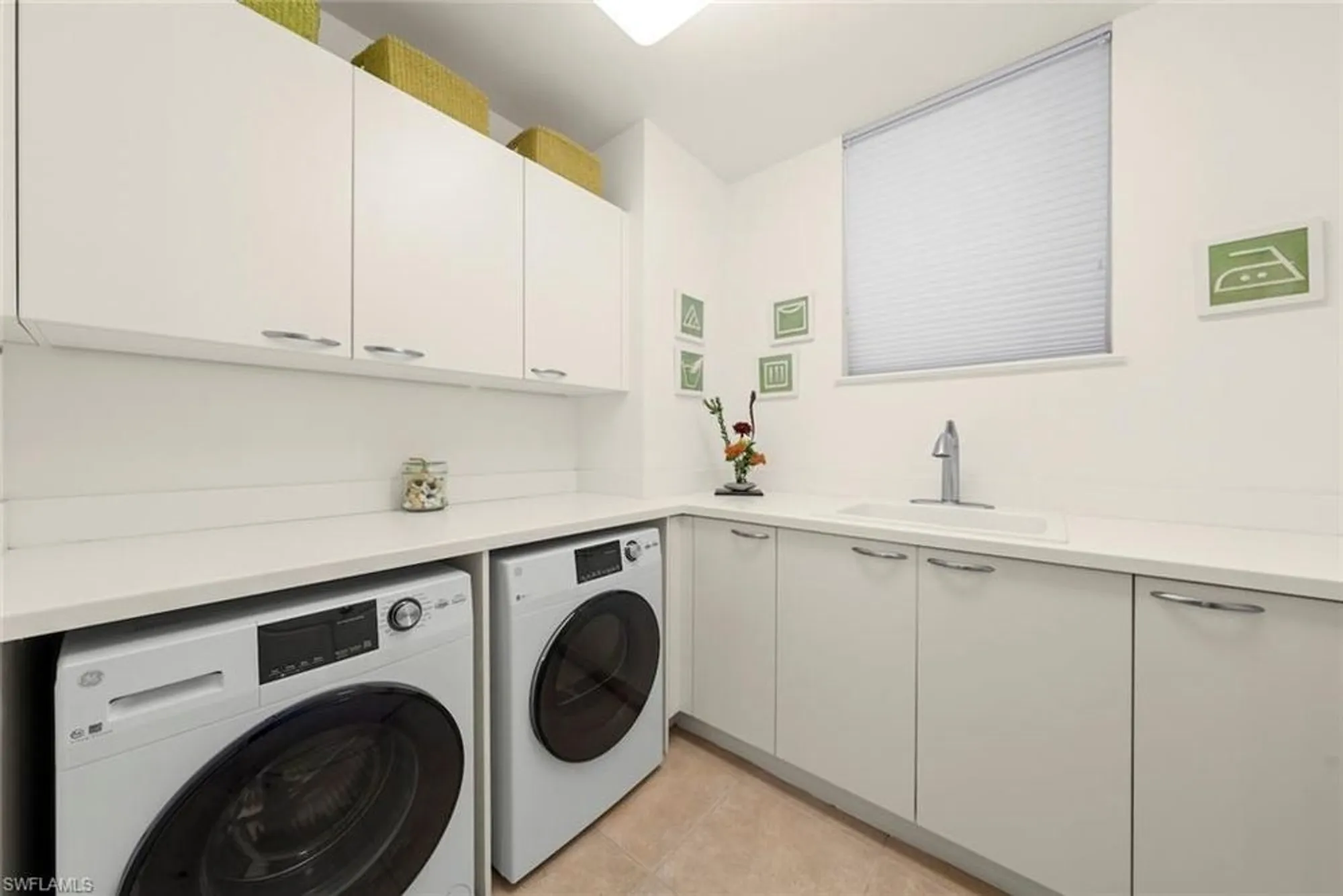 Property Slideshow image 33 of 49 | 24001 via castella dr 3403, Bonita Springs, FL, 34134