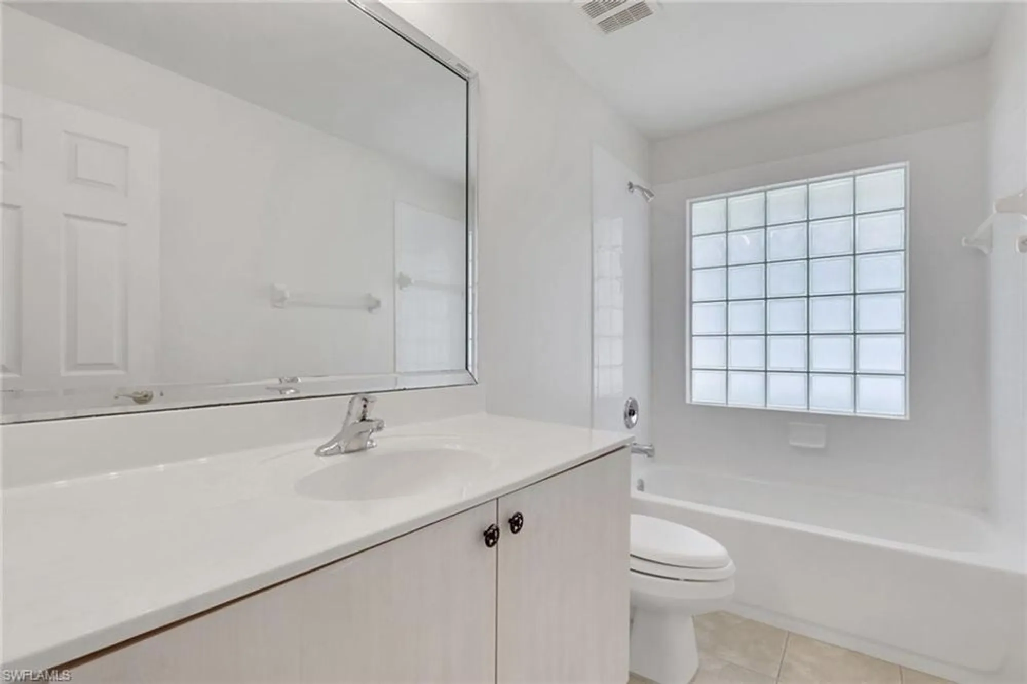 Property Slideshow image 19 of 49 | 8896 cascades isle blvd, Estero, FL, 33928