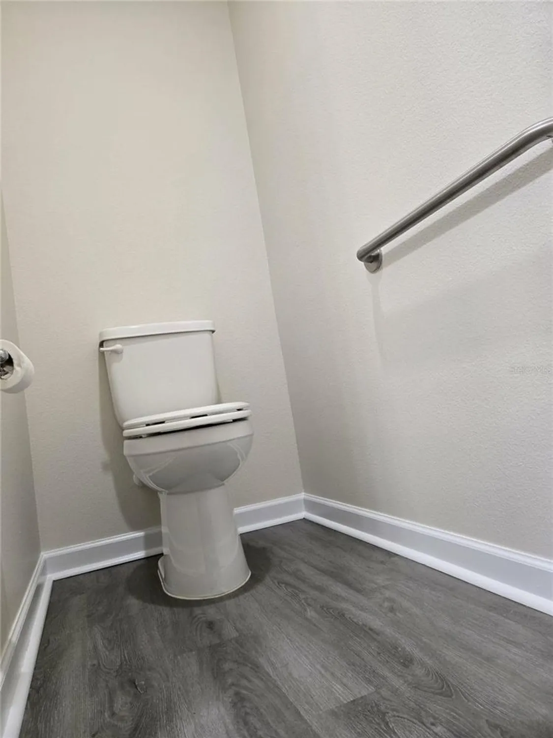 Property Slideshow image 15 of 45 | 422 lime ave, Daytona Beach, FL, 32124