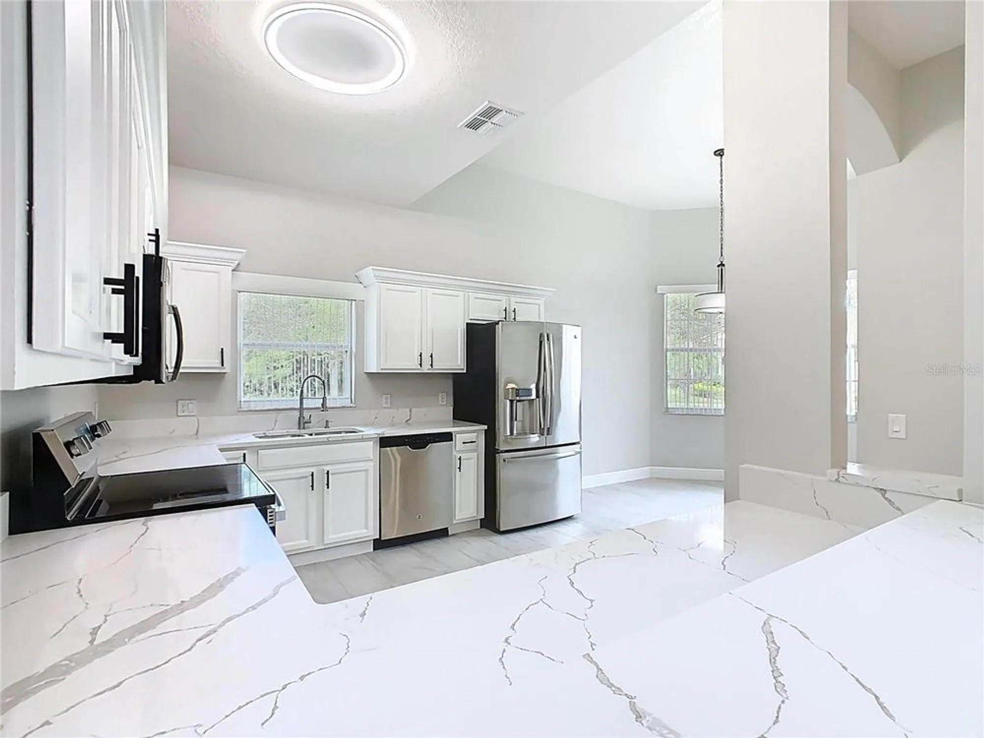 Property Slideshow image 12 of 81 | 531 barcelona dr, Poinciana, FL, 34759