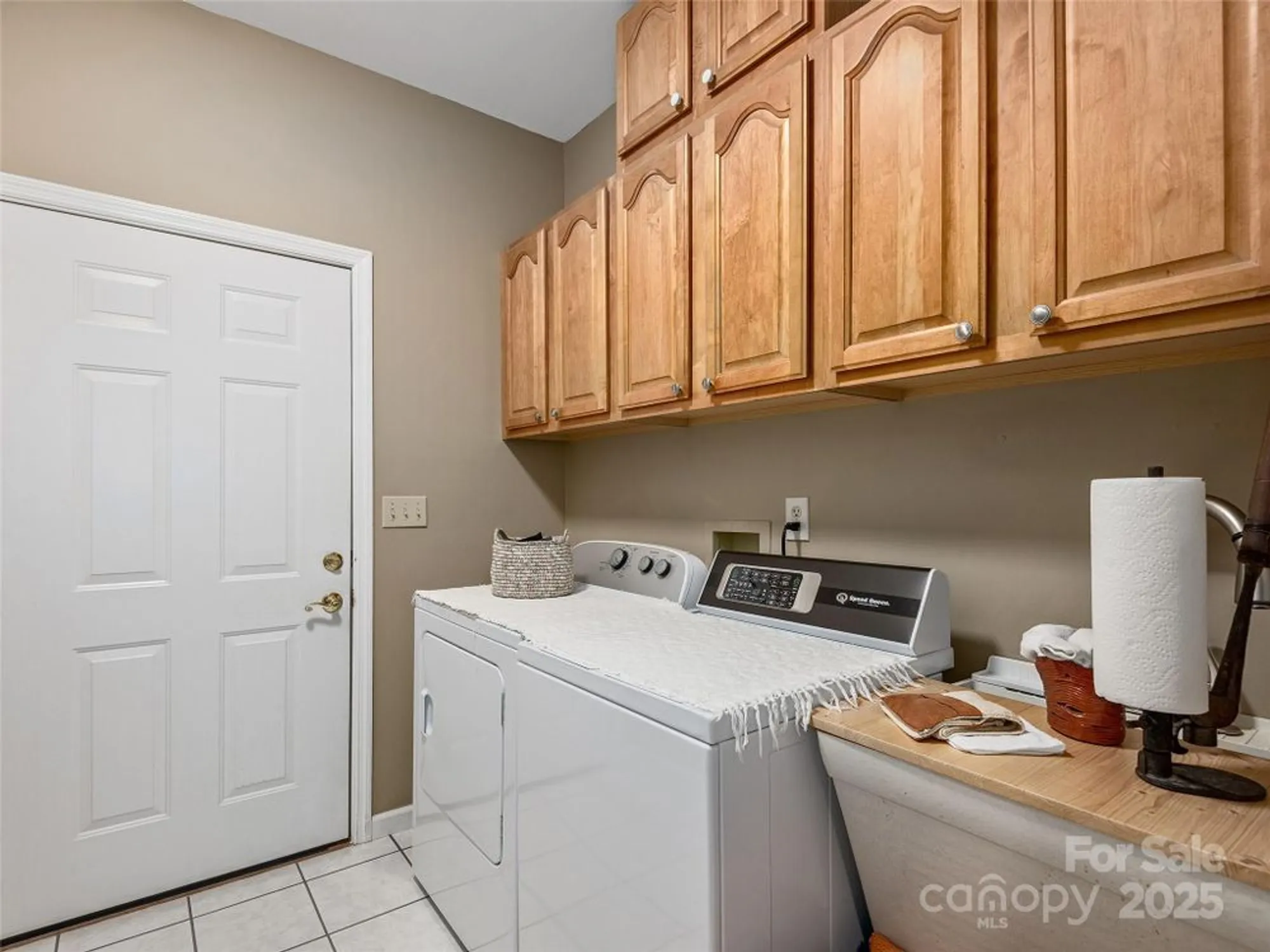 Property Slideshow image 21 of 37 | 306 croydon dr, Hendersonville, NC, 28791