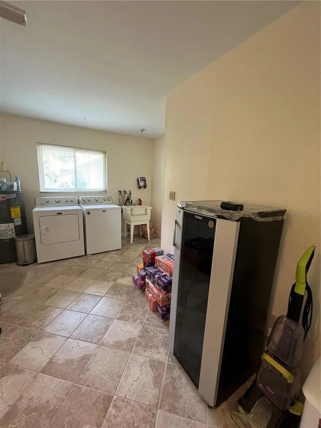 Property Slideshow image 25 of 52 | 3337 spring mill cir, Sarasota, FL, 34239