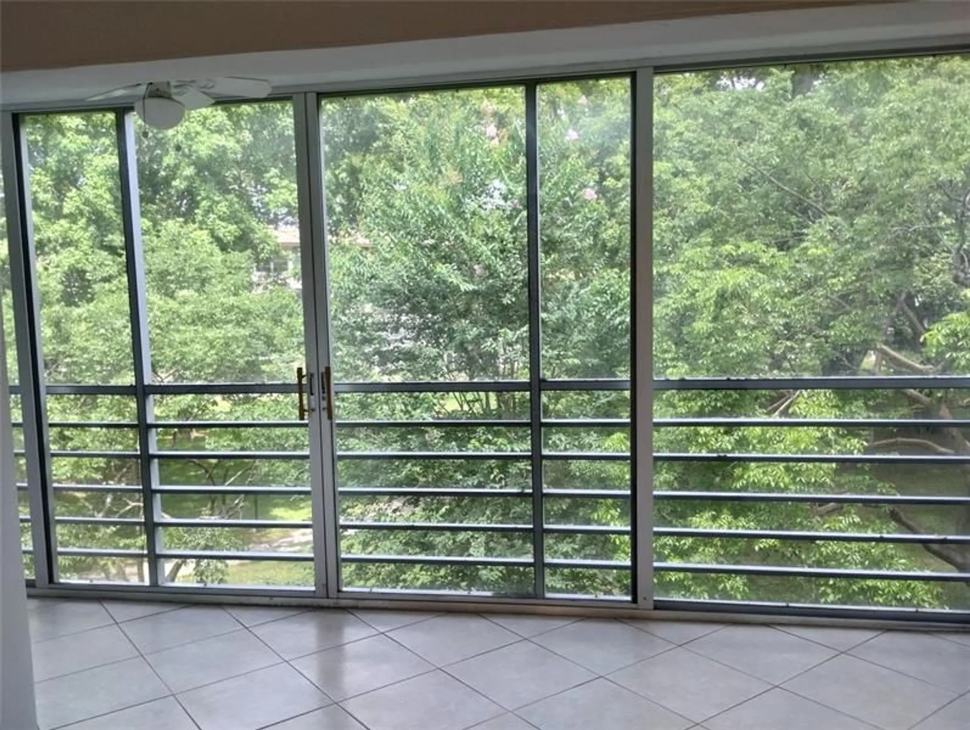 Property Slideshow image 7 of 50 | 2403 antigua cir e3, Coconut Creek, FL, 33066