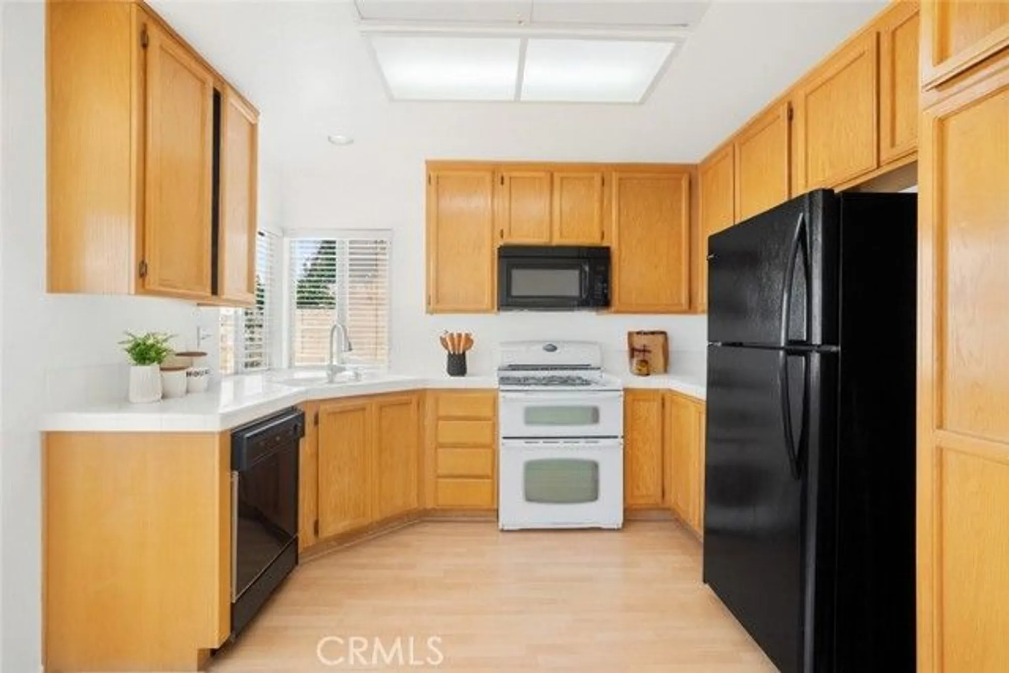 Property Slideshow image 10 of 44 | 27962 palm villa dr, Menifee, CA, 92584