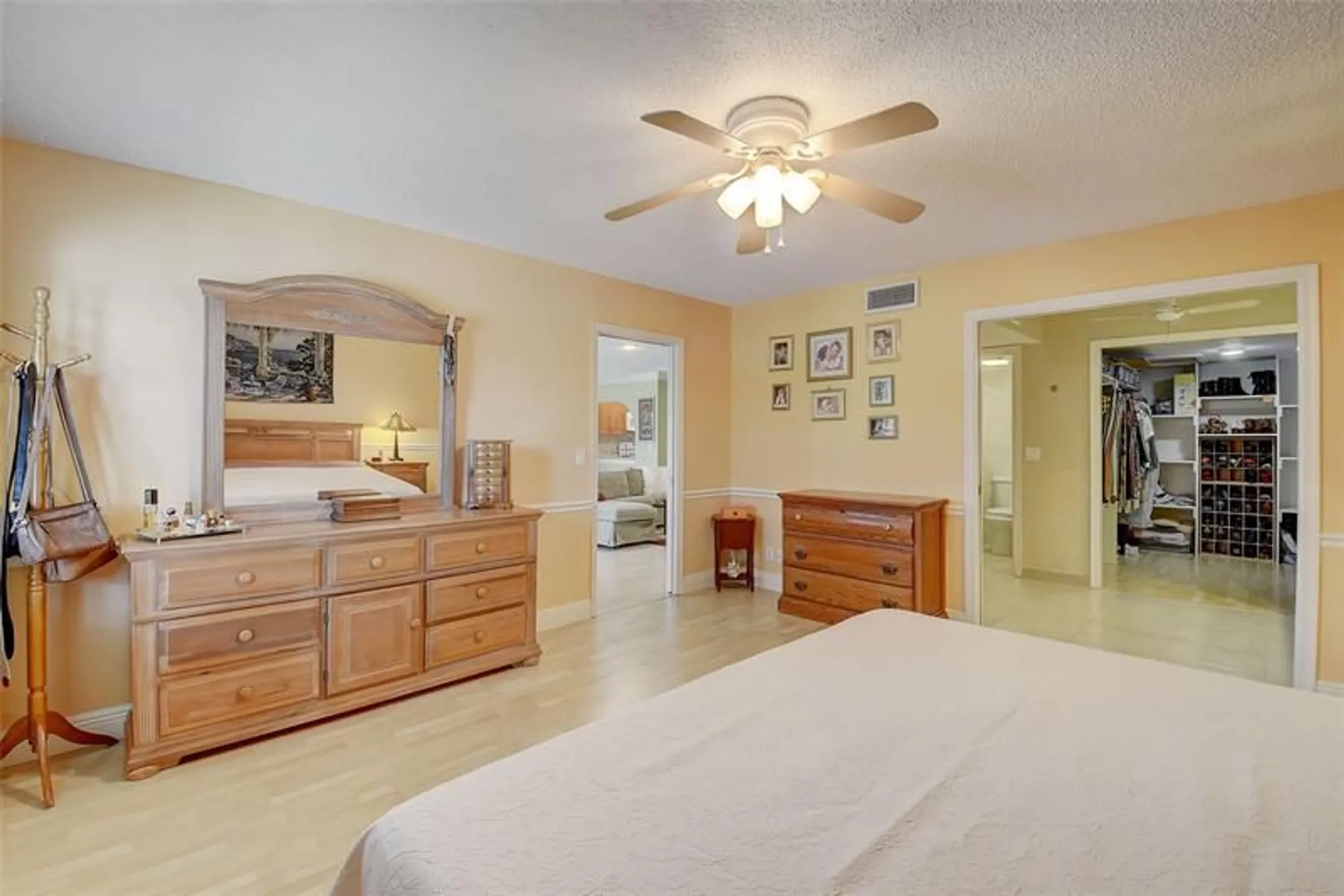 Property Slideshow image 22 of 75 | 6422 aspen glen cir # 206, Boynton Beach, FL, 33437
