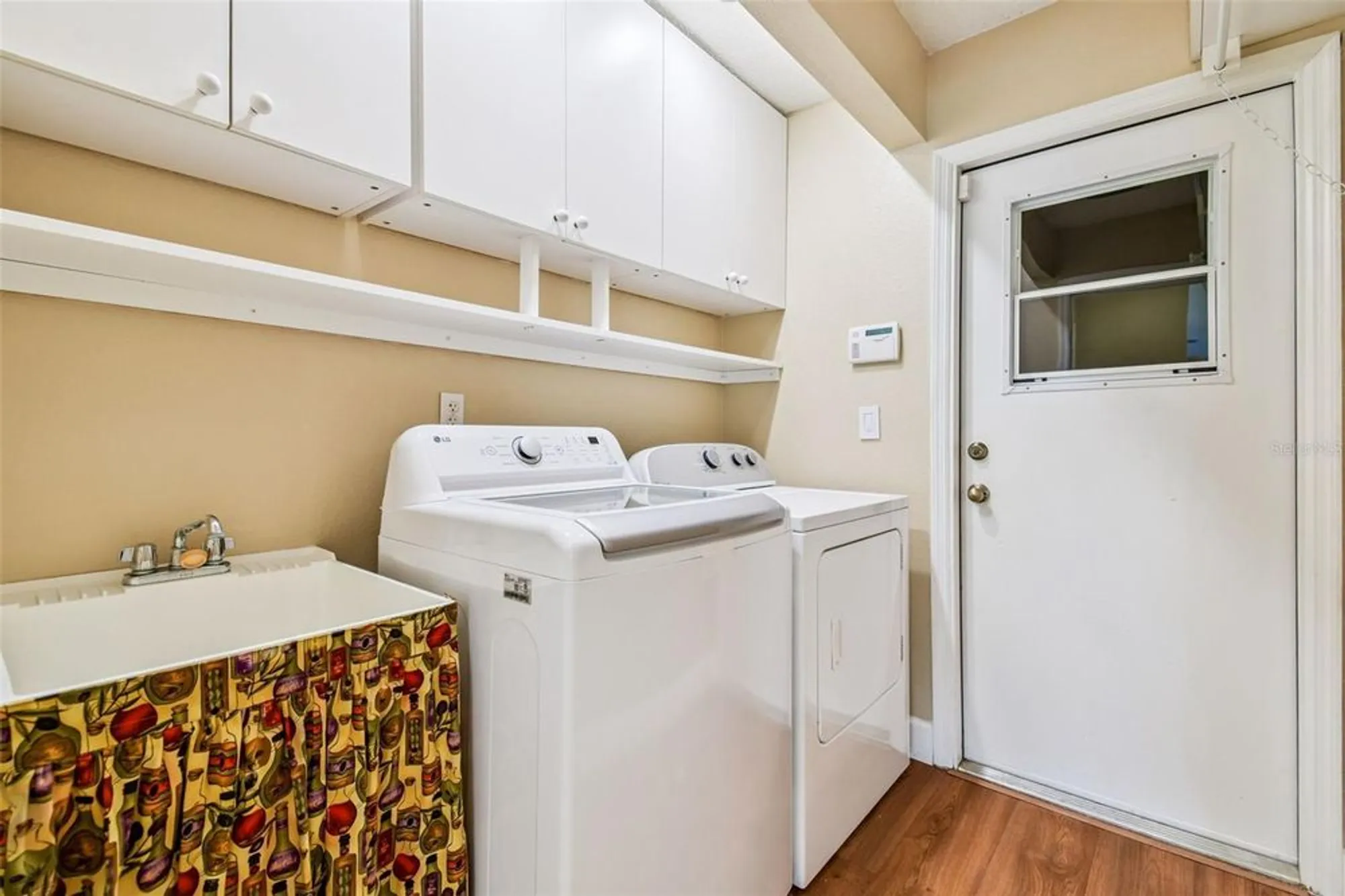 Property Slideshow image 17 of 44 | 2309 lyndhurst dr, Sun City Center, FL, 33573