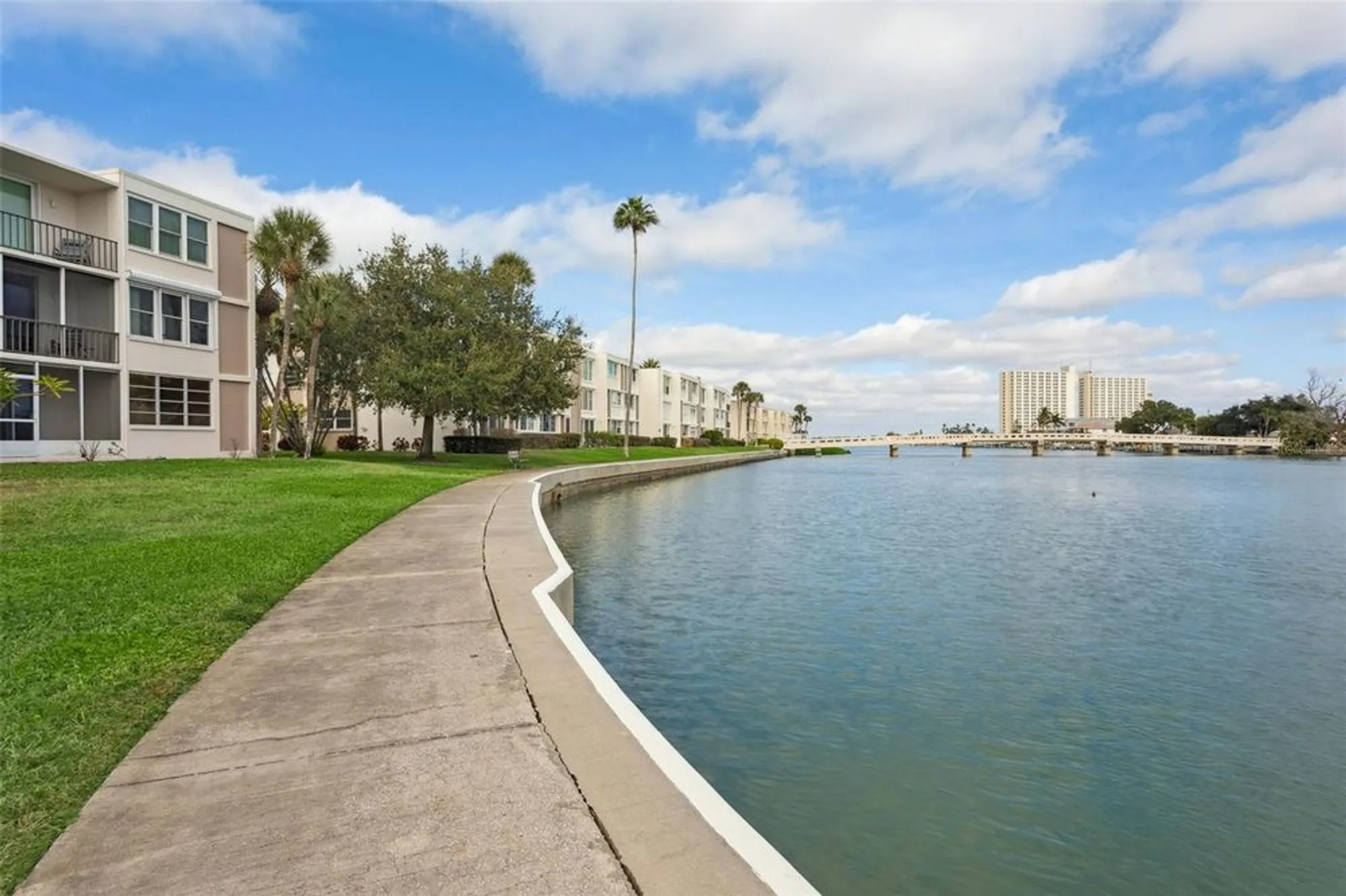 Property Slideshow image 23 of 25 | 7405 bay island dr 123, South Pasadena, FL, 33707